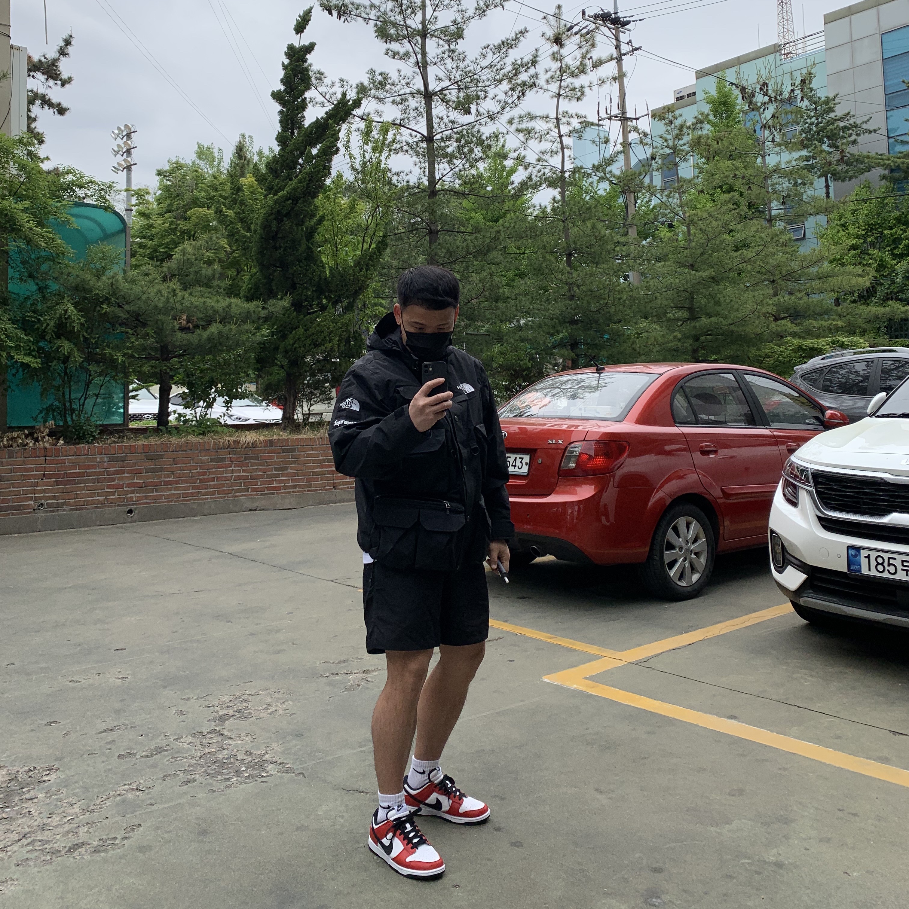 Supreme x The North Face Cargo Jacket Black - 20SS 착용 스타일 - 1
