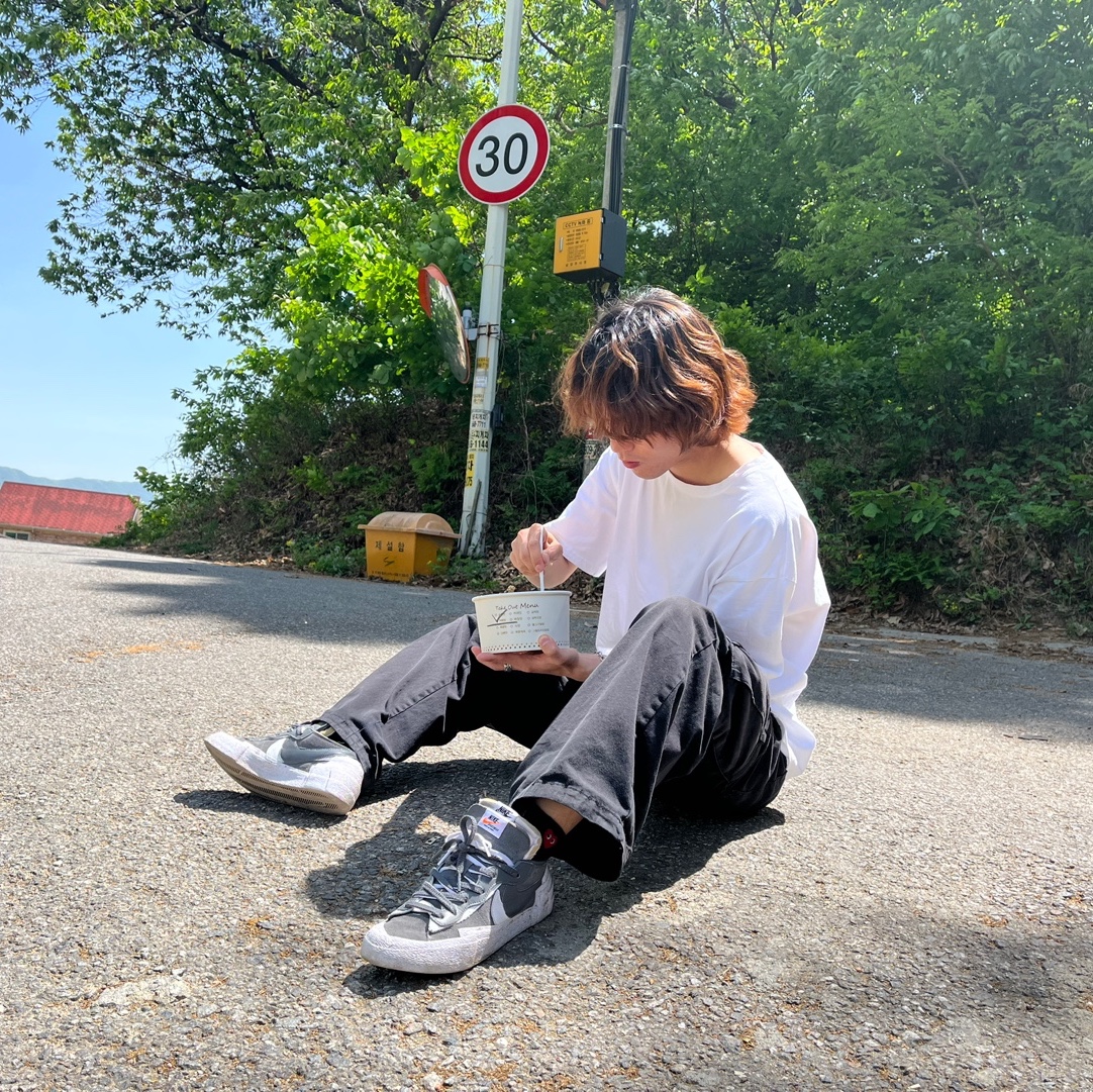 Nike x Sacai Blazer Low Iron Grey 착용 스타일