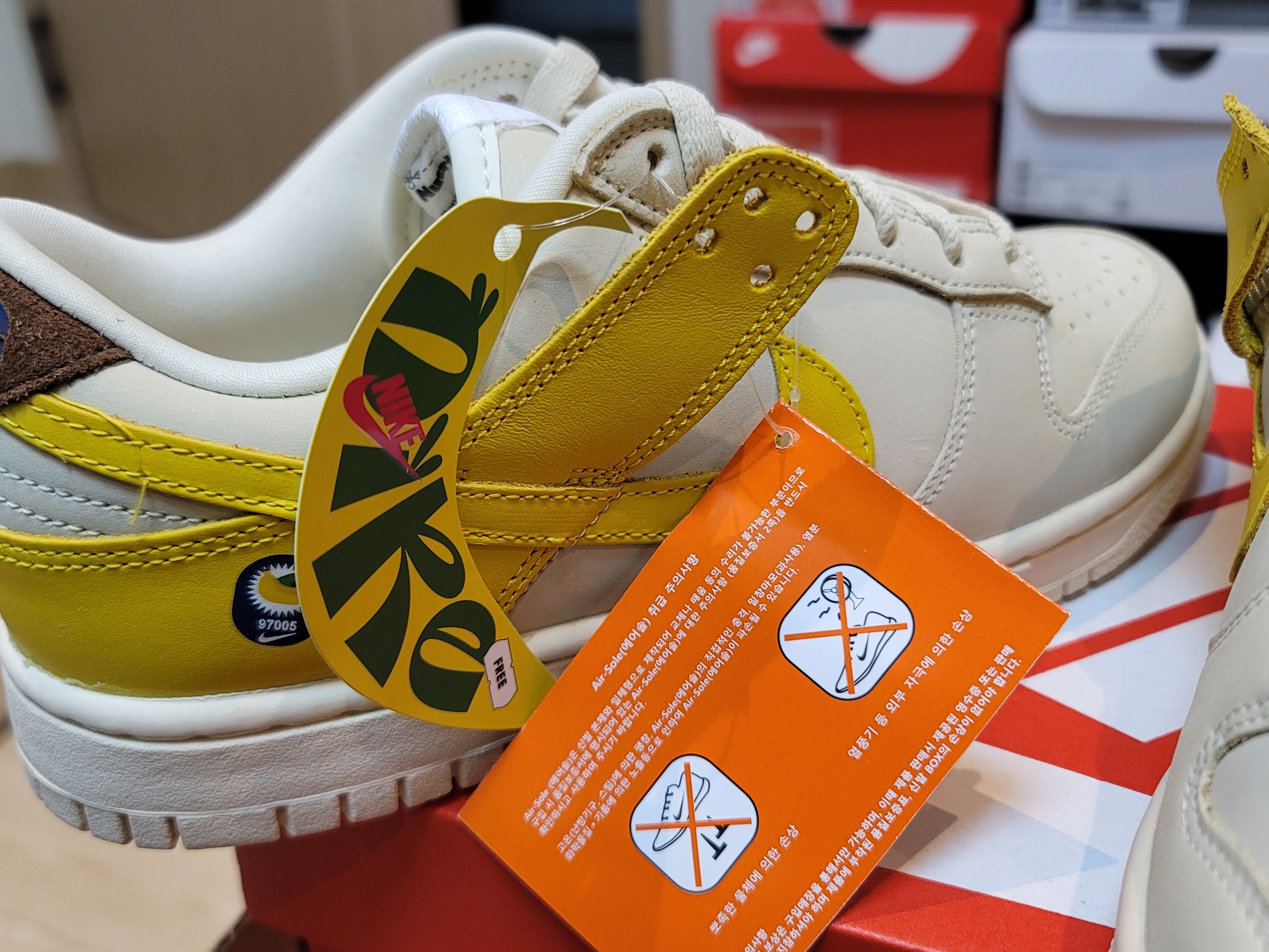 (W) Nike Dunk Low LX Banana 착용 스타일 - 2