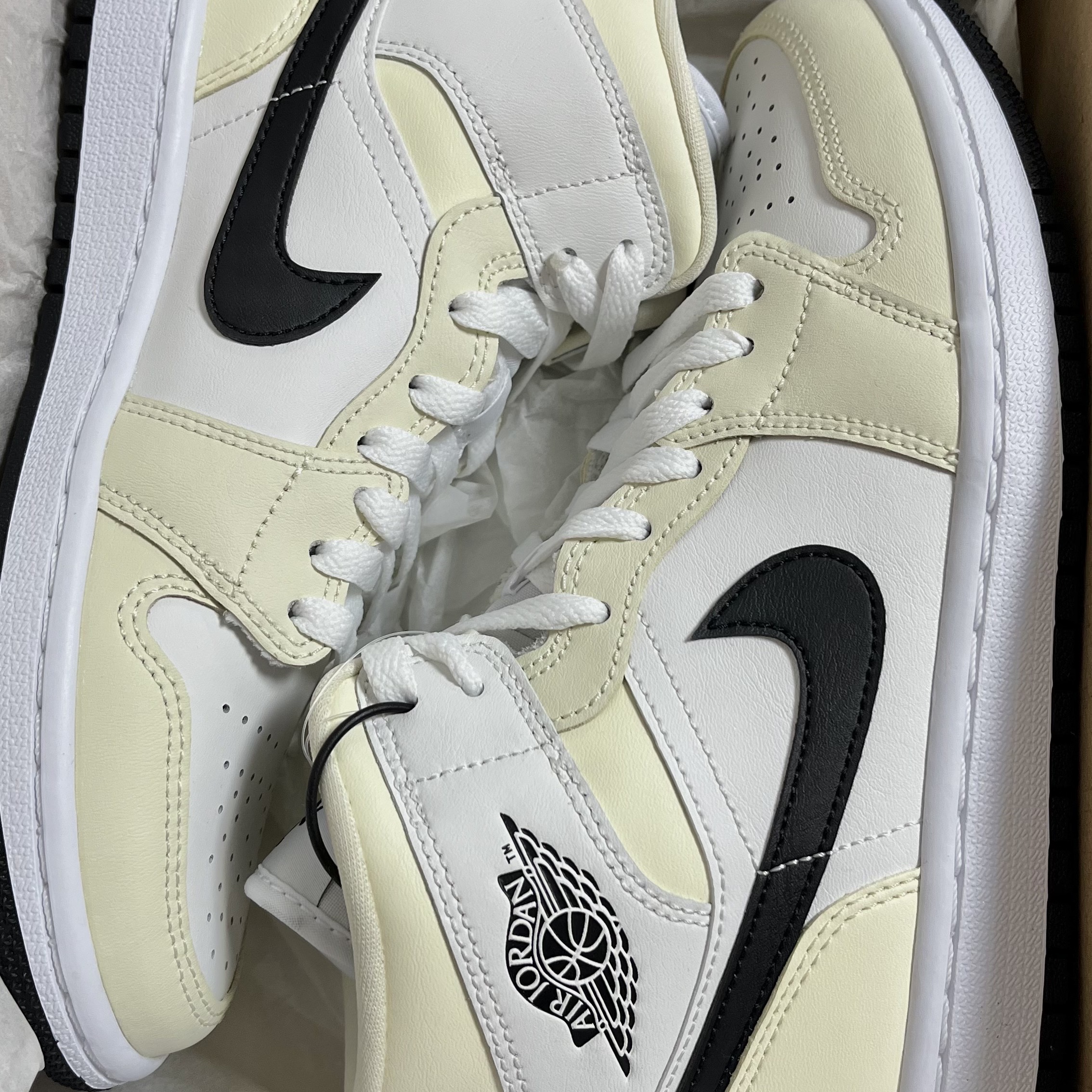 (W) Jordan 1 Mid Coconut Milk 착용 스타일