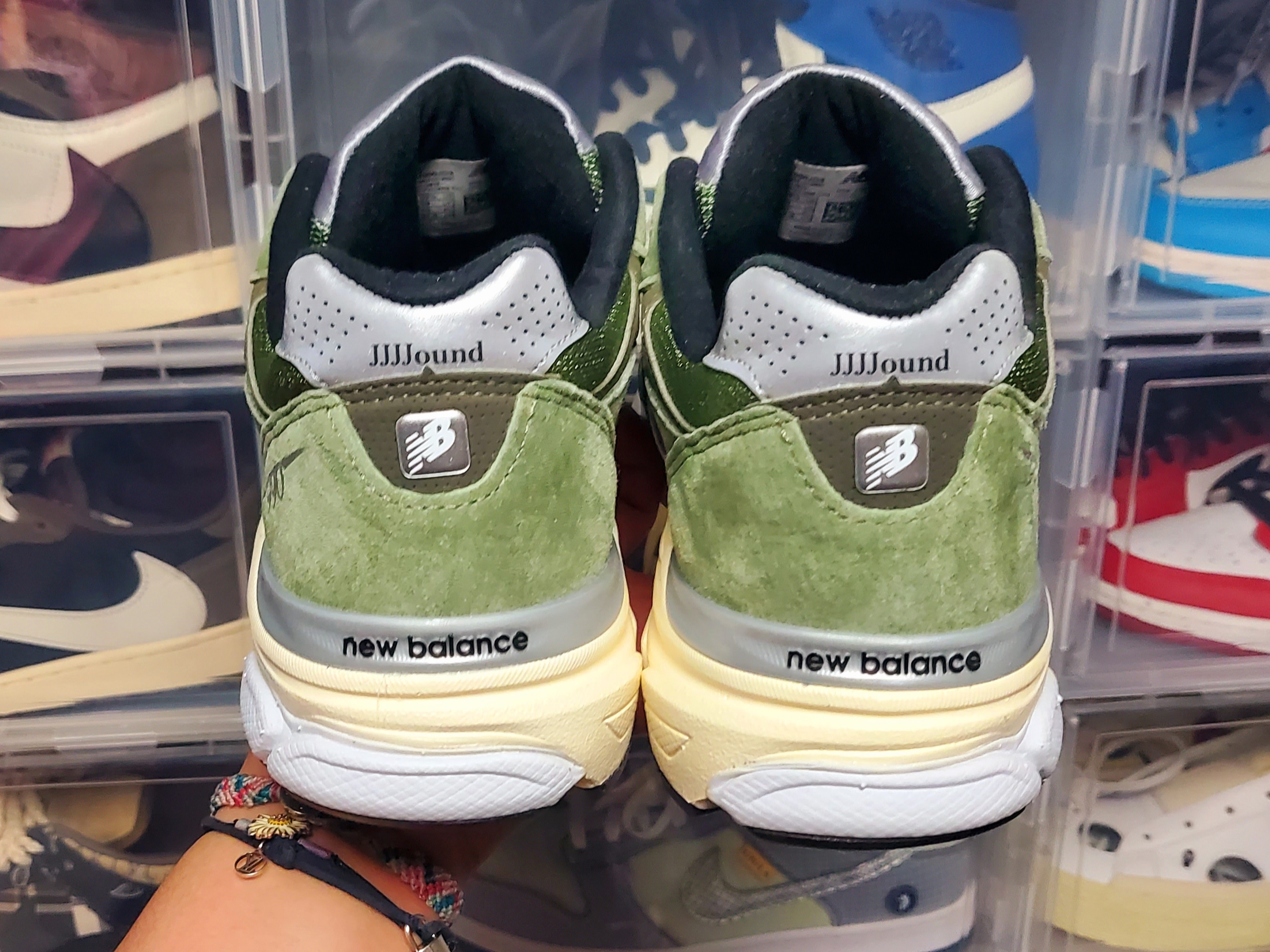 New Balance x JJJJound 990v3 Olive 착용 스타일 - 4