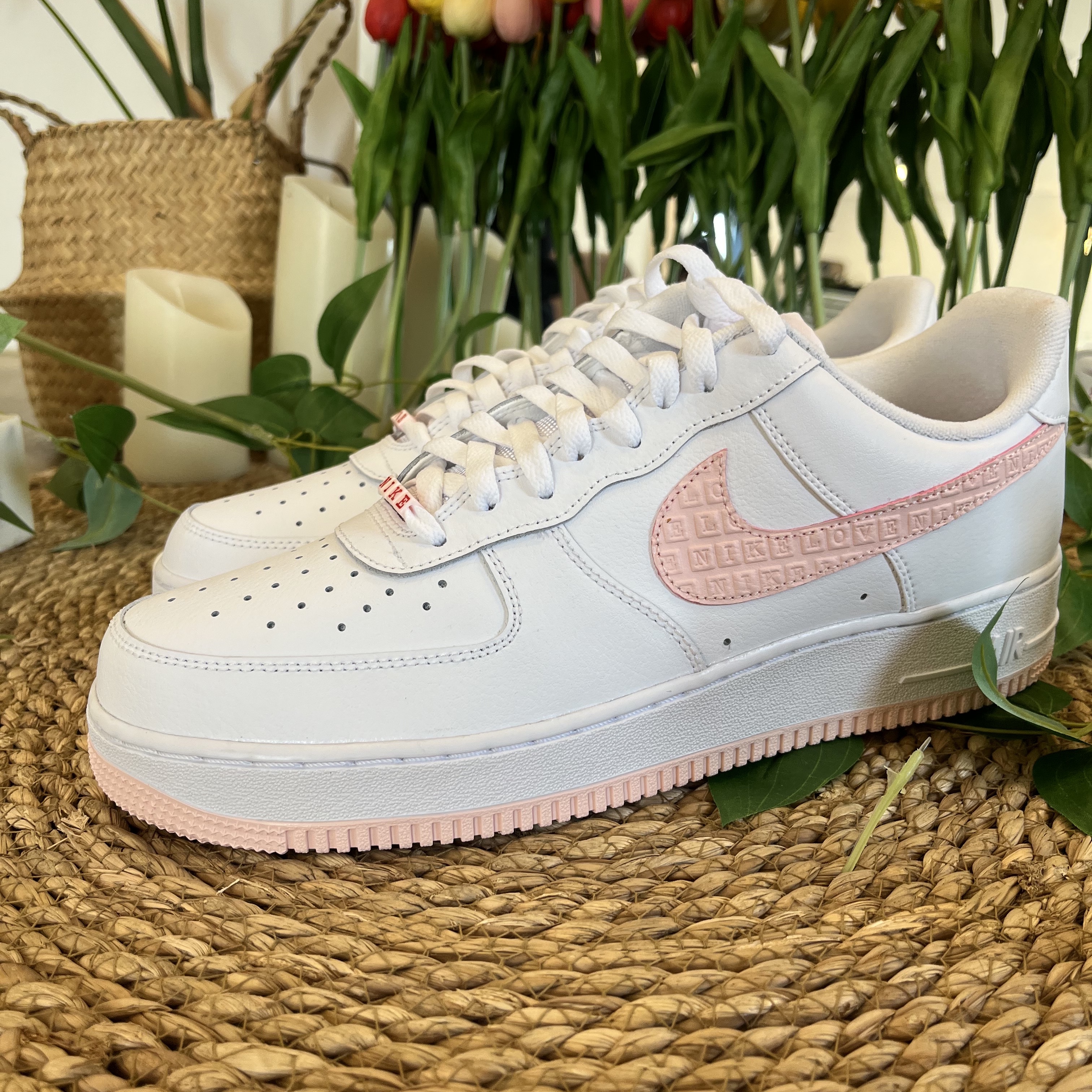 Nike Air Force 1 '07 Valentine's Day 2022 착용 스타일 - 4