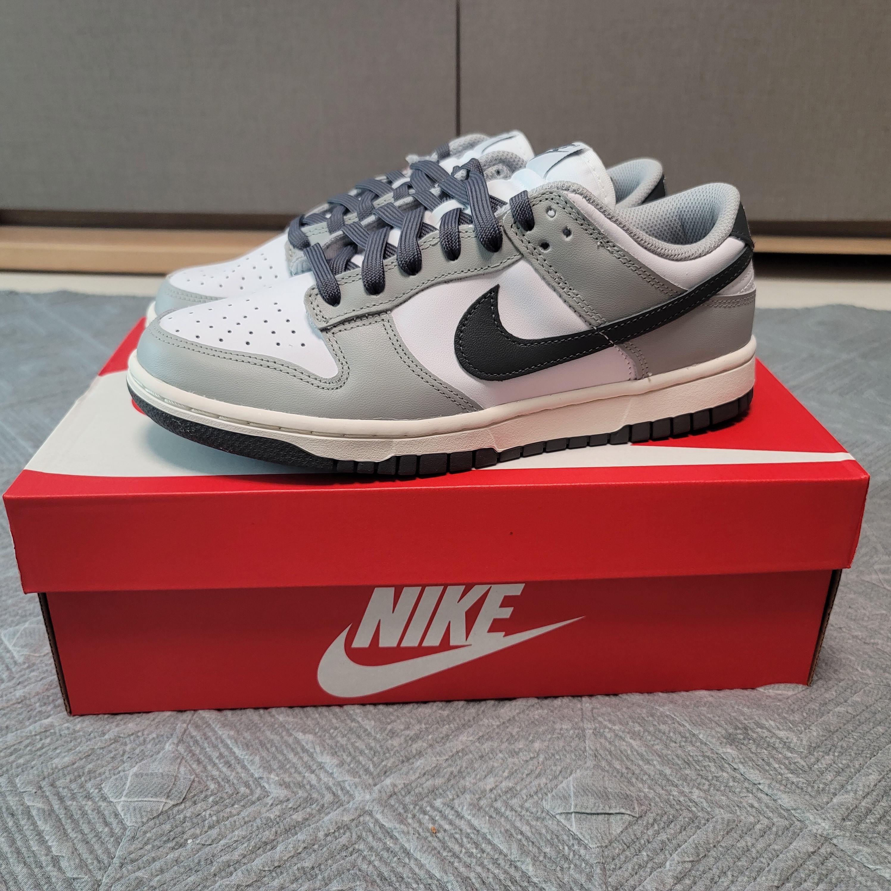 (W) Nike Dunk Low Light Smoke Grey 착용 스타일 - 2