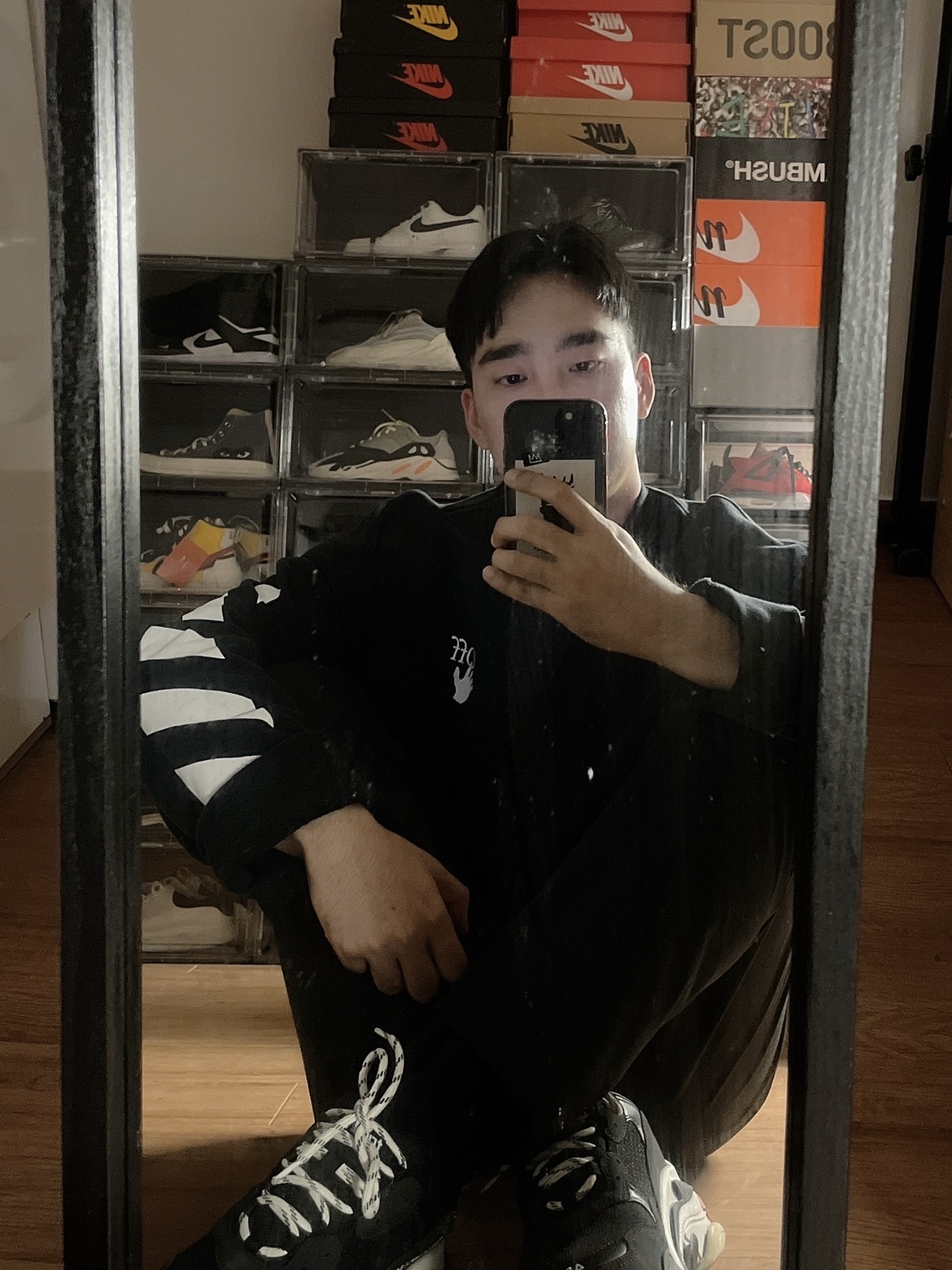 (W) Balenciaga Triple S Trainer Black White Red 착용 스타일