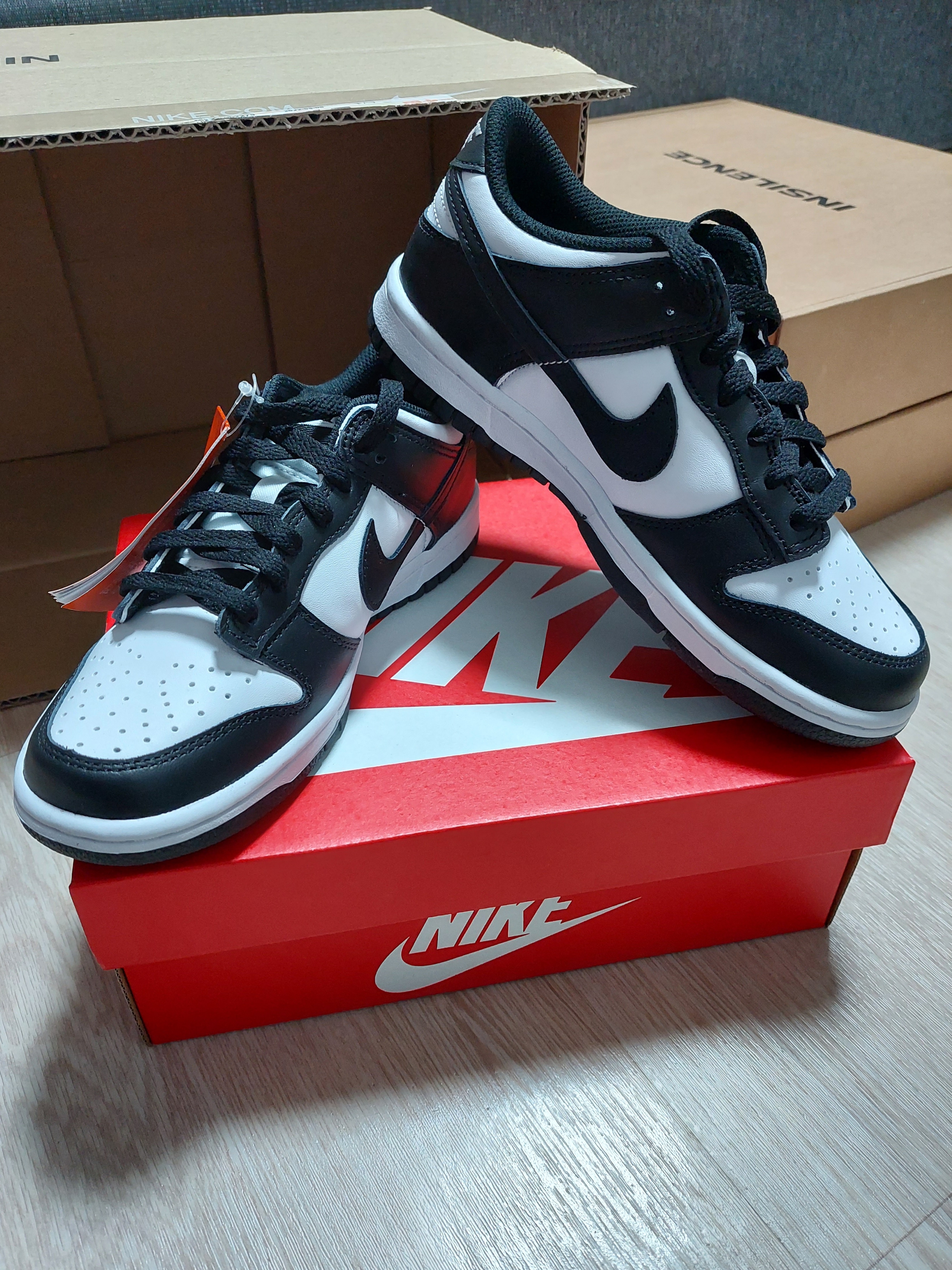 (GS) Nike Dunk Low Black 착용 스타일 - 1