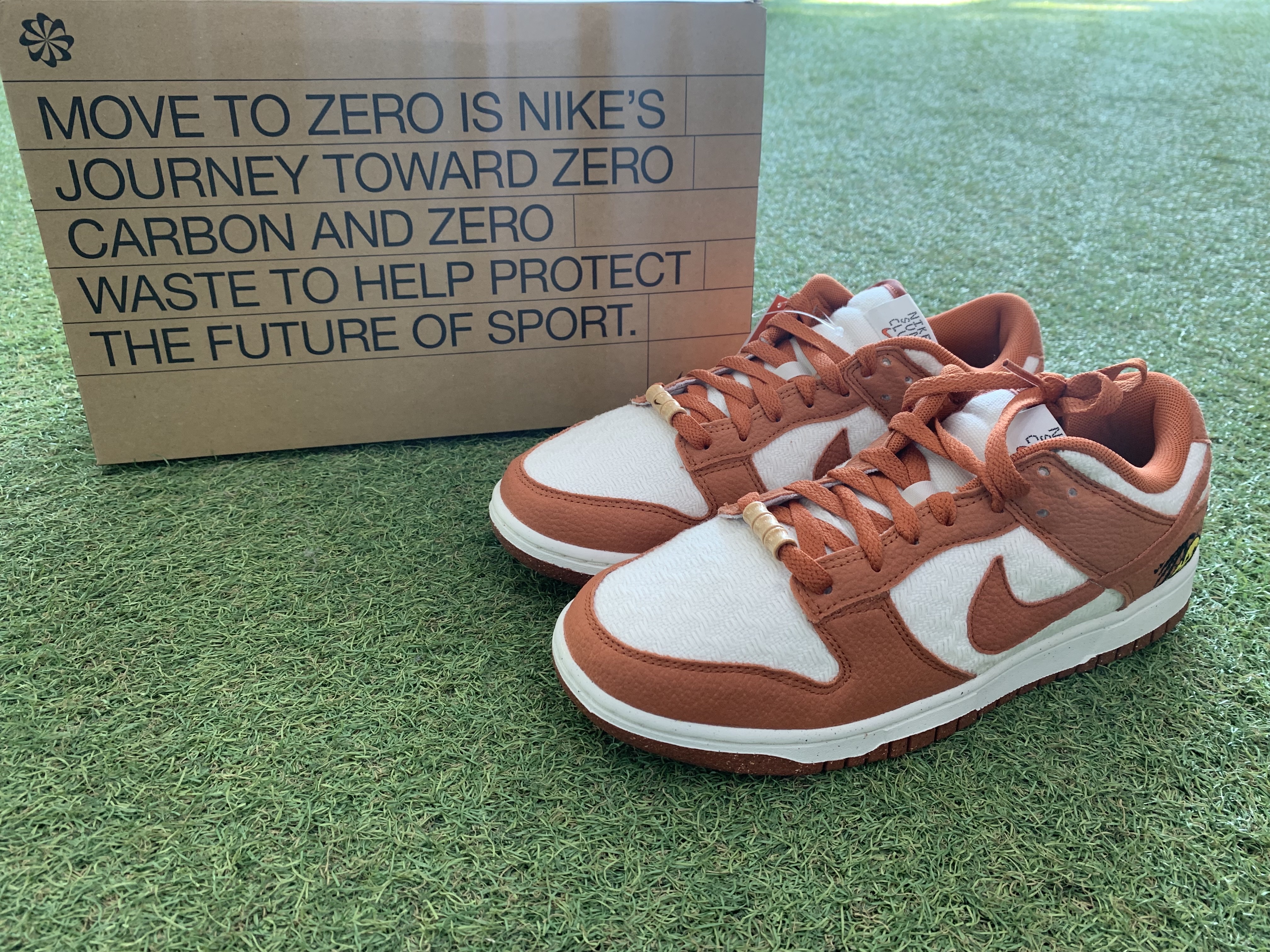 (W) Nike Dunk Low SE Sun Club Burnt Sunrise 착용 스타일