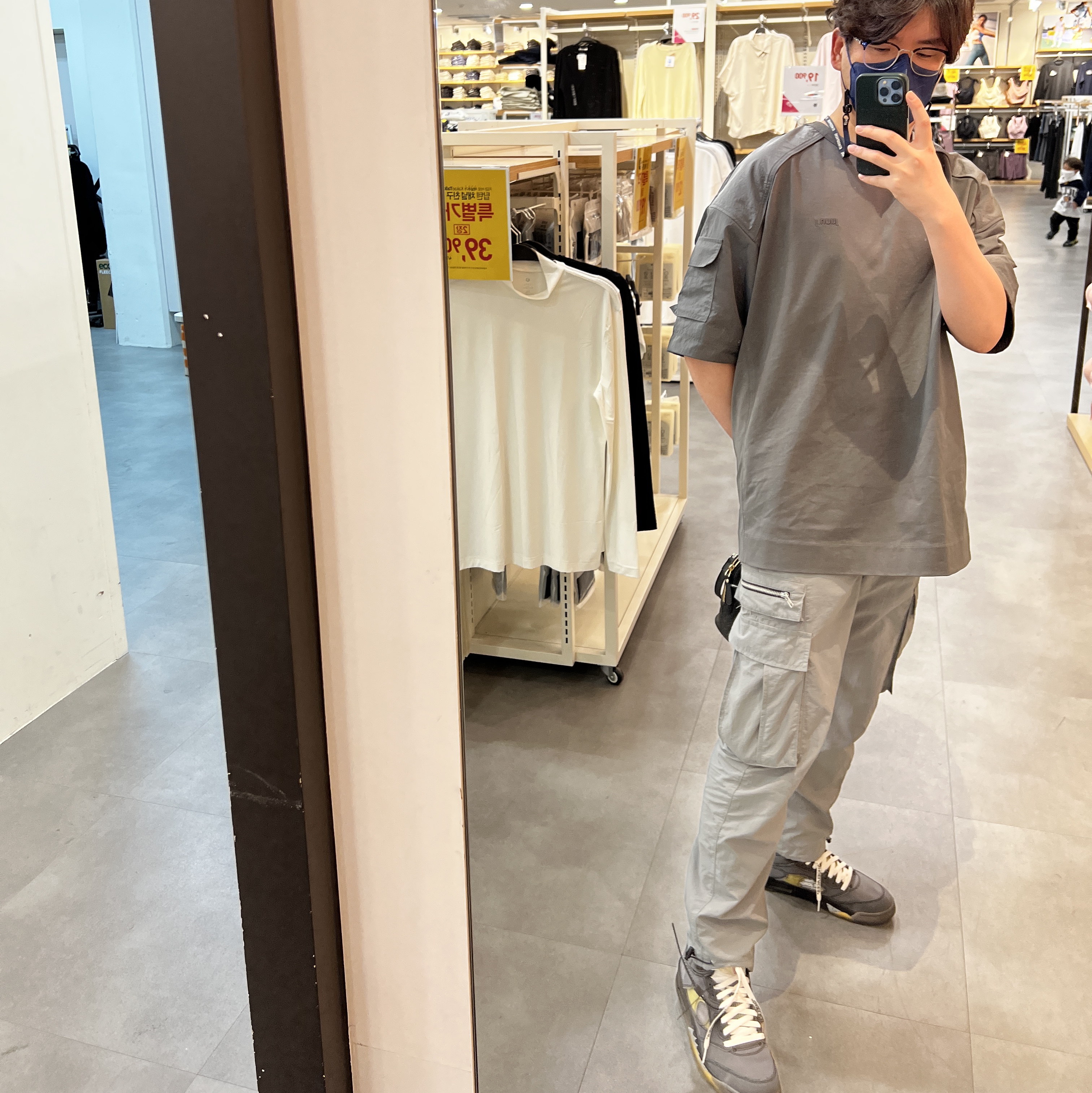 Jordan 5 x Off-White Retro SP Black Muslin 착용 스타일 - 1