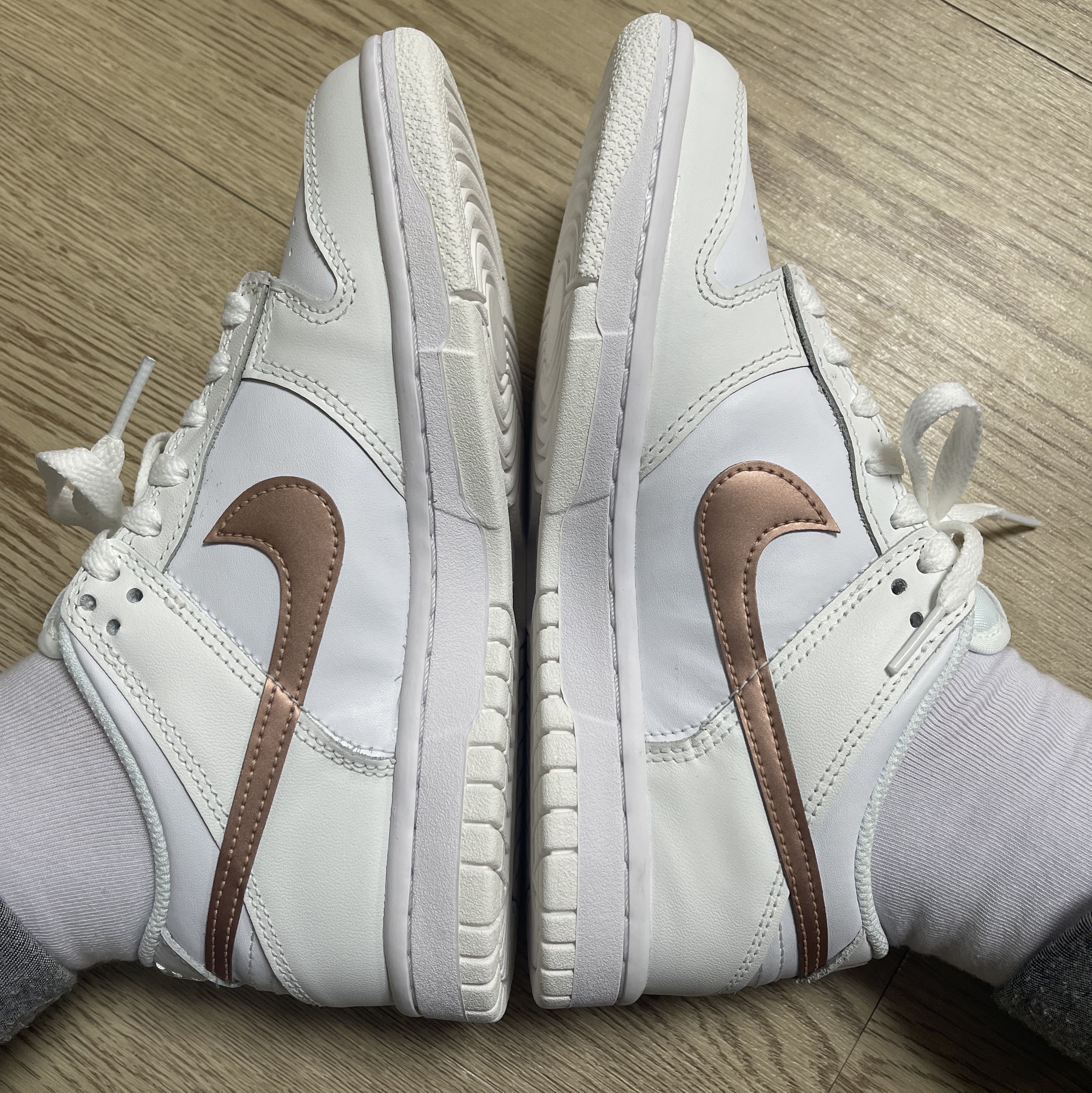 (GS) Nike Dunk Low White Rose Pink 착용 스타일