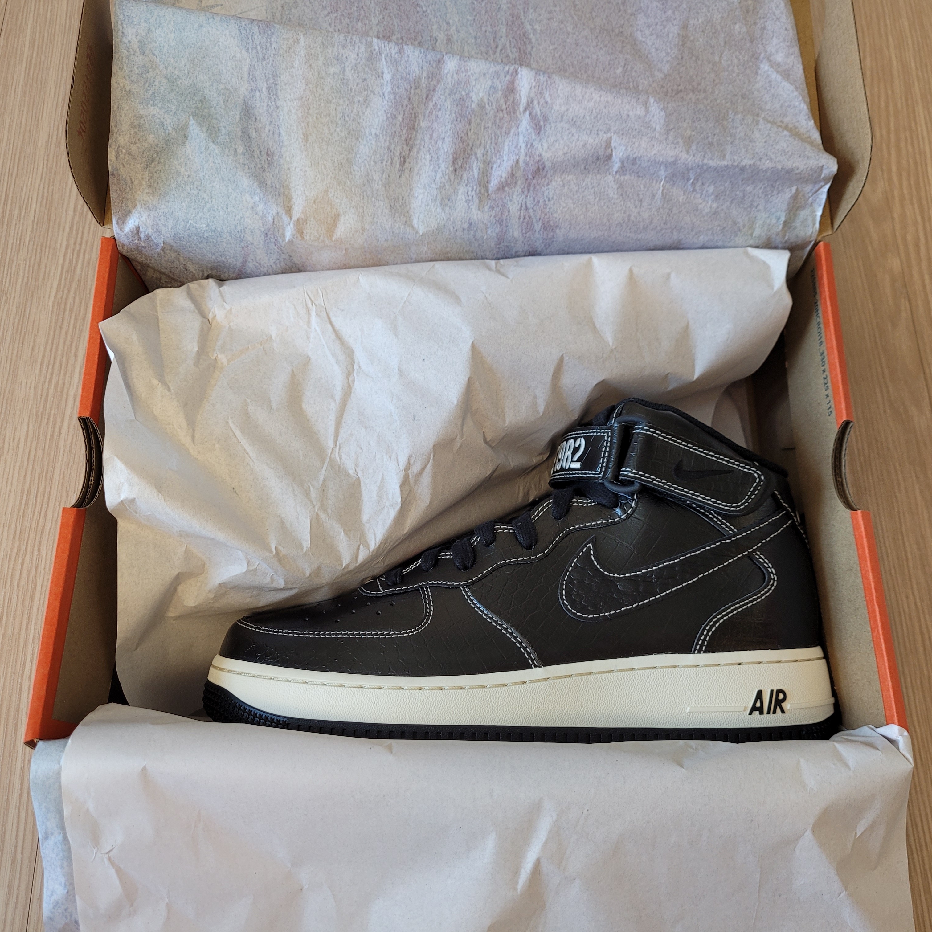 Nike Air Force 1 Mid '07 LX Our Force 1 착용 스타일 - 2
