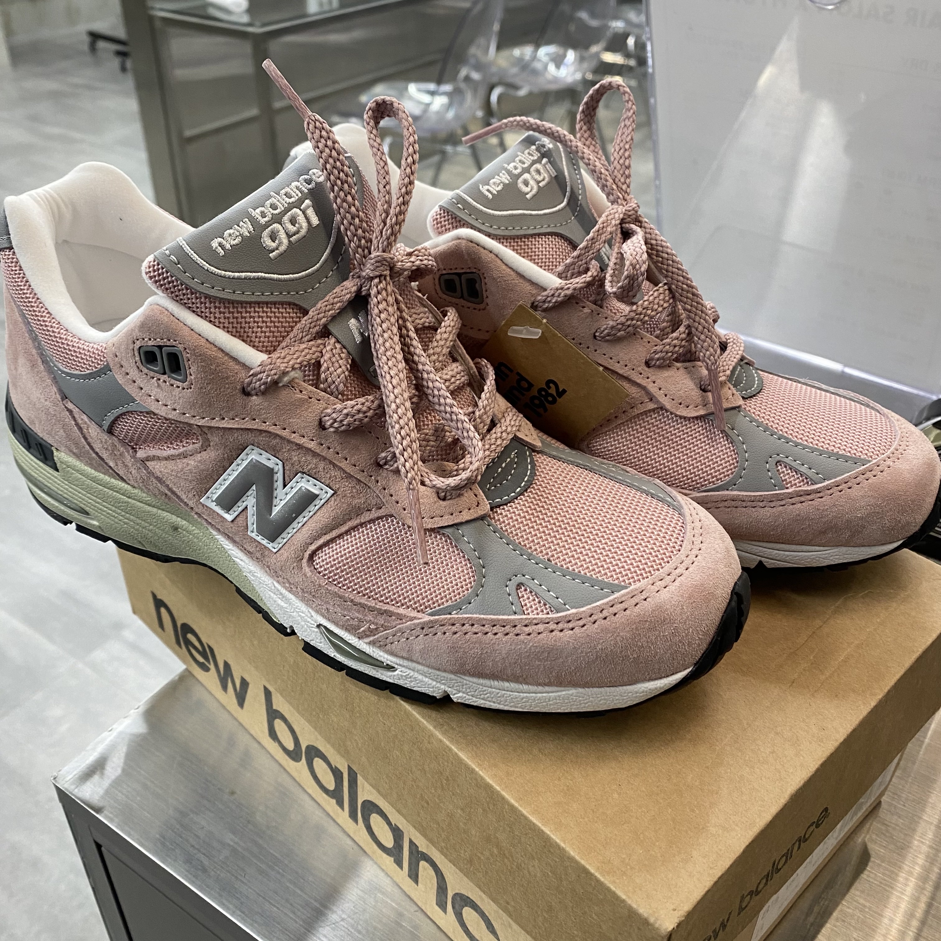 New Balance 991 Made in UK Shy Pink 착용 스타일
