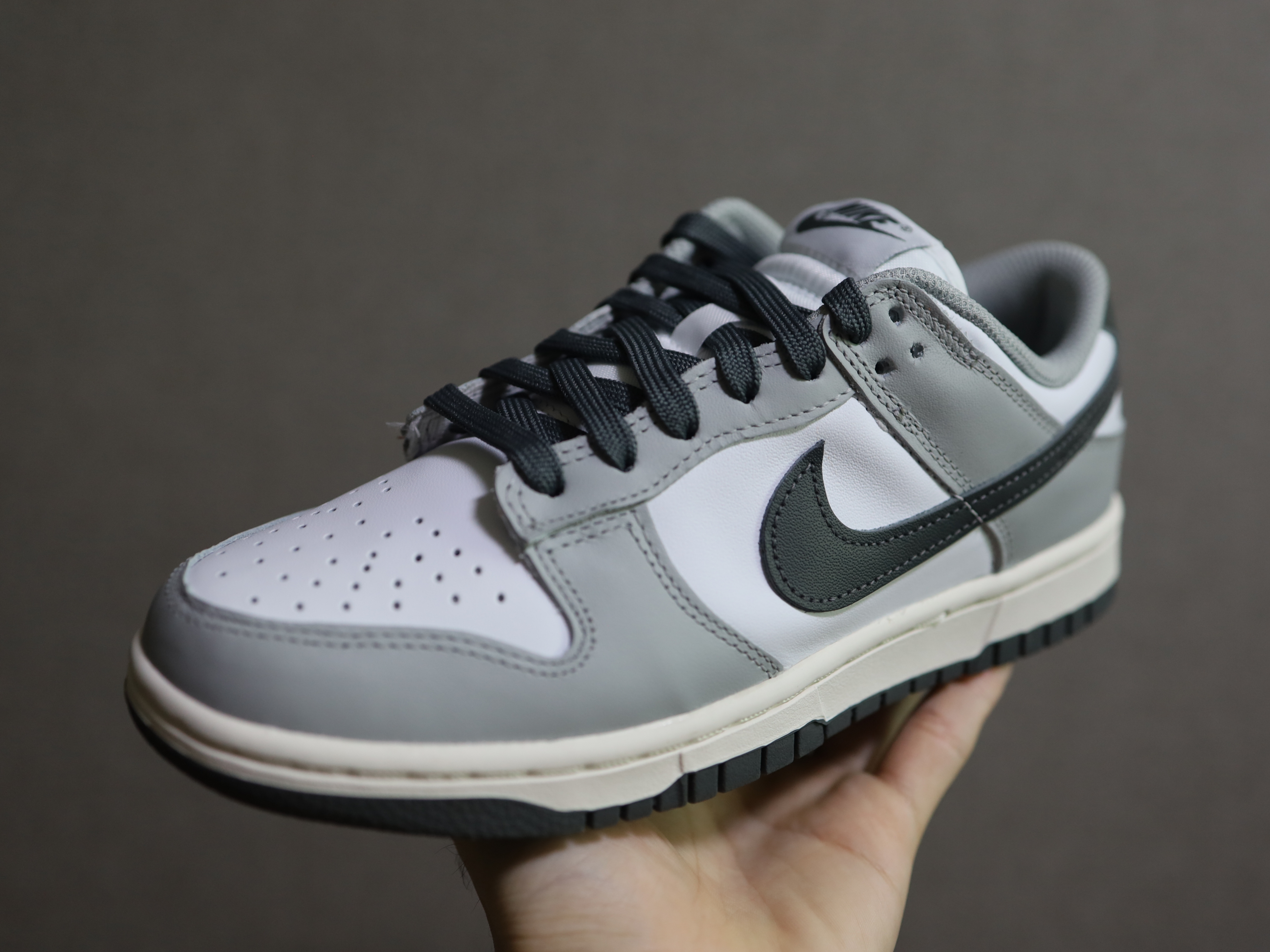 (W) Nike Dunk Low Light Smoke Grey 착용 스타일
