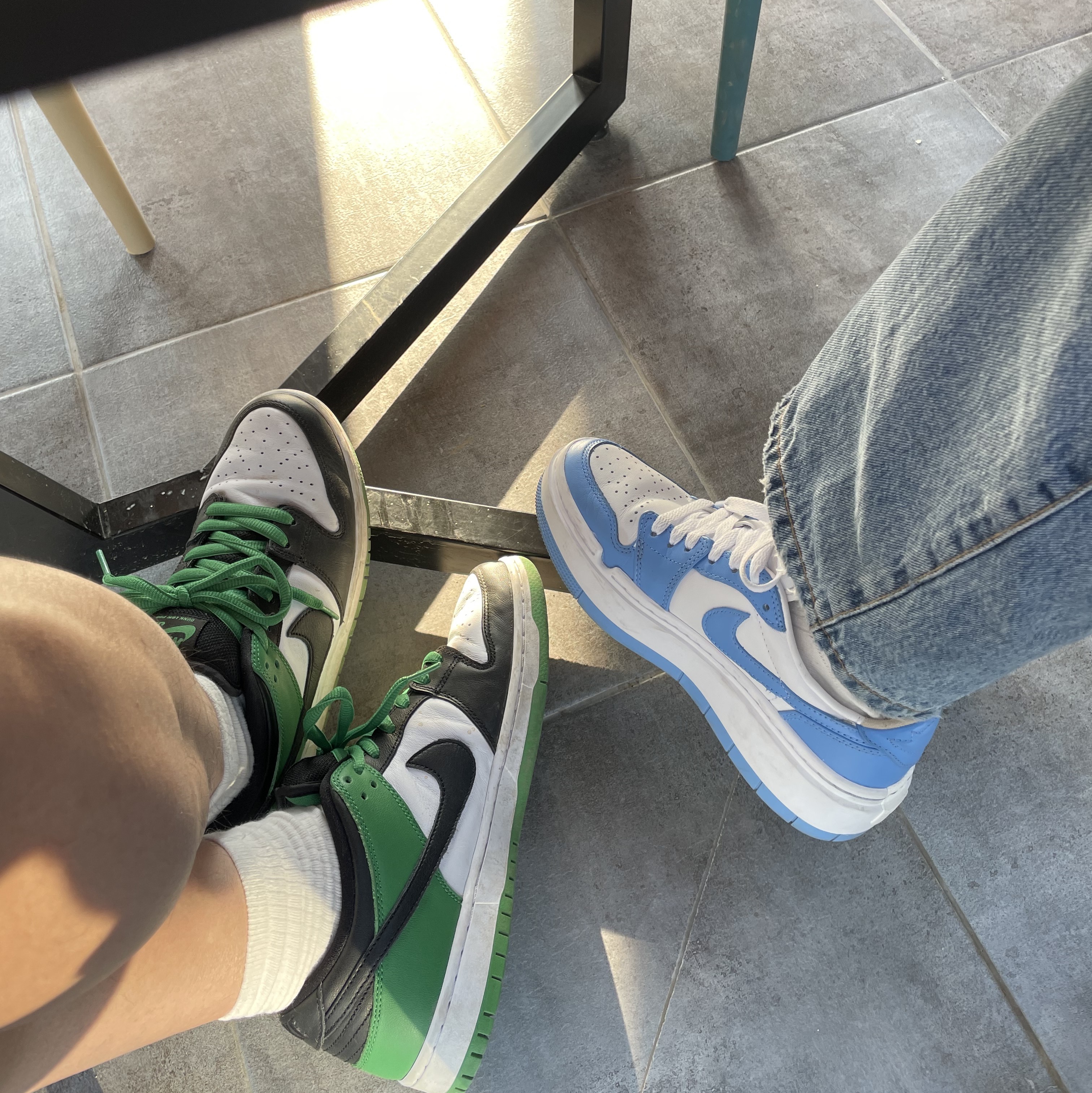Nike SB Dunk Low Pro Black and Classic Green, (W) Jordan 1 Elevate Low SE University Blue 착용 스타일