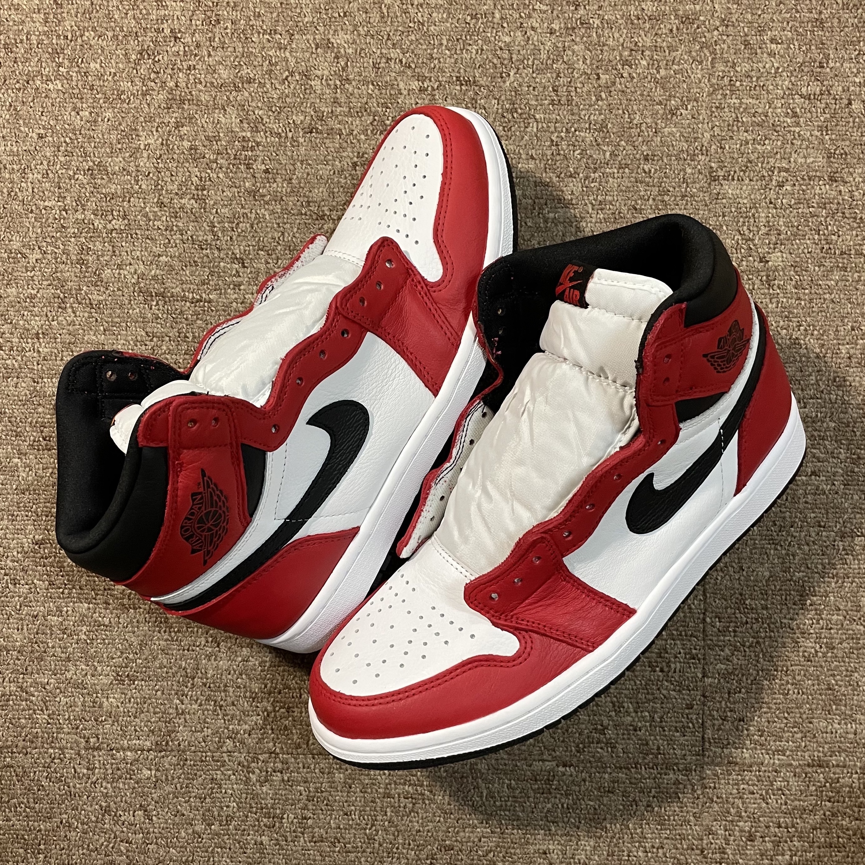 Jordan 1 Retro High OG Light Fusion Red 착용 스타일 - 1