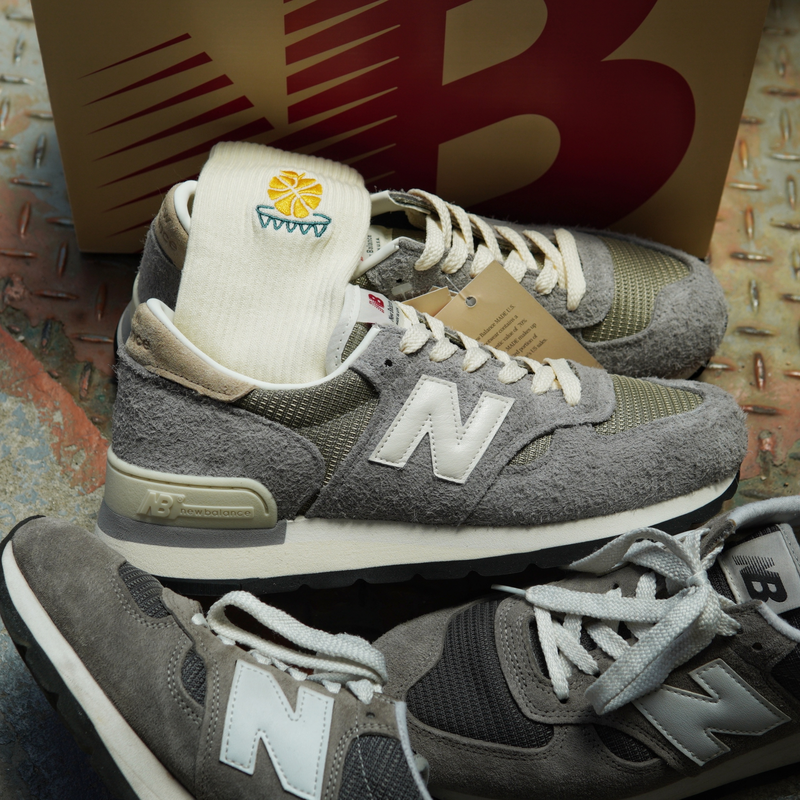 New Balance 990v1 Made in USA Marblehead Incense 착용 스타일 - 1