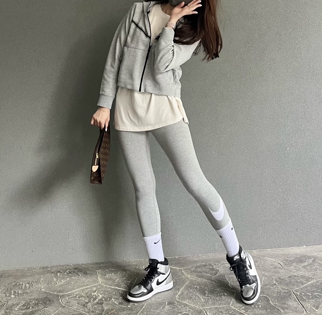 (W) Jordan 1 Retro High OG Silver Toe 착용 스타일