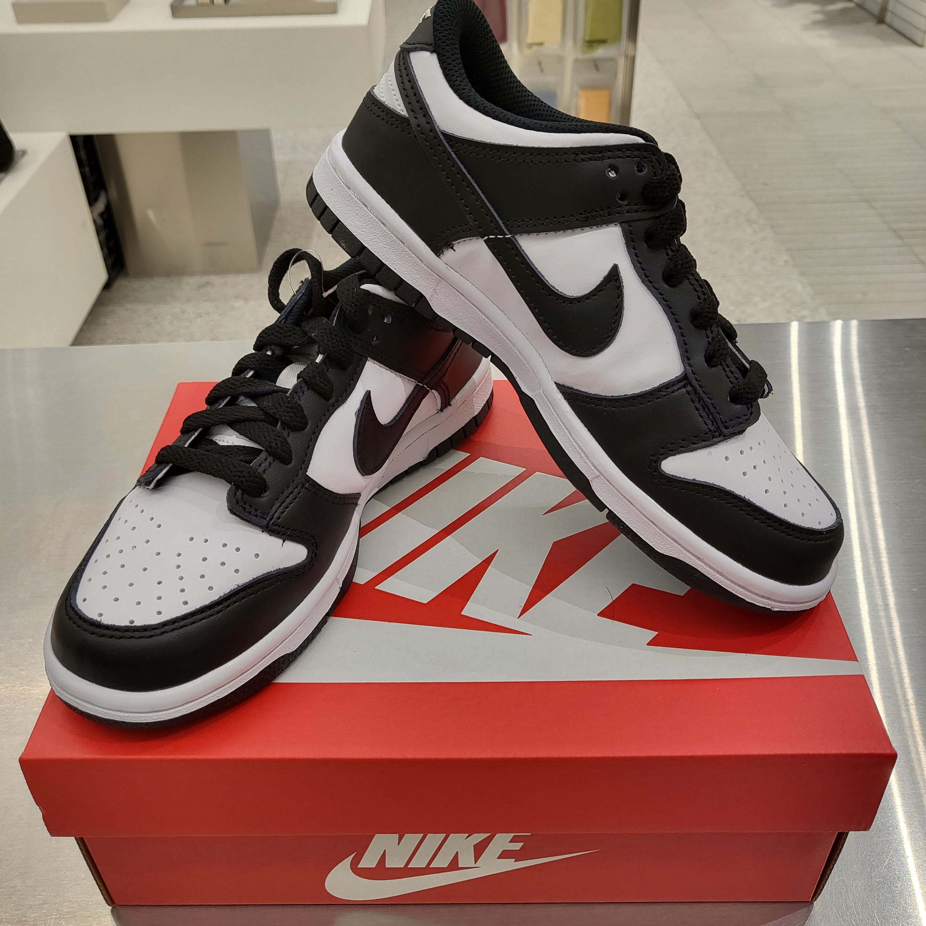 (GS) Nike Dunk Low Black 착용 스타일