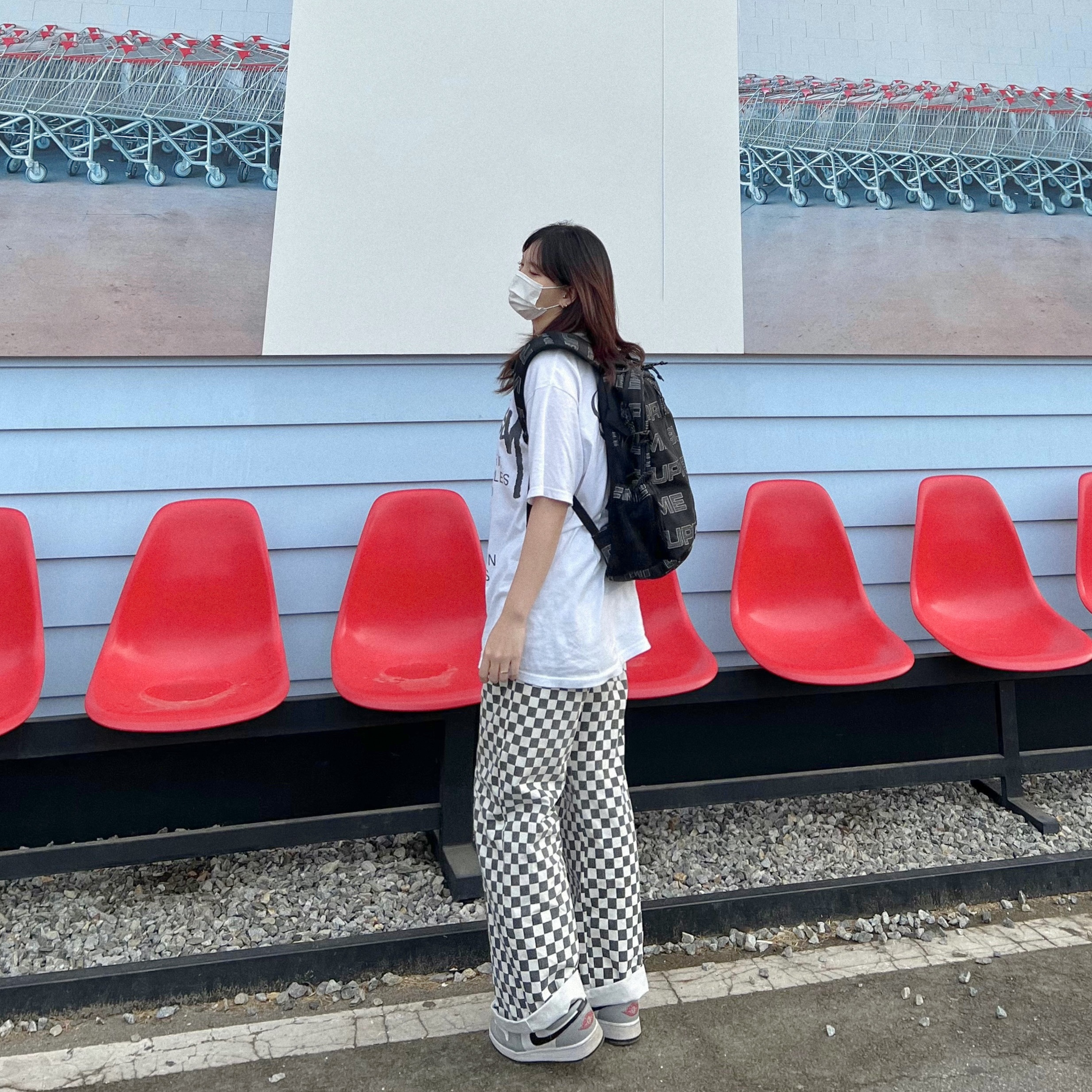 Stussy World Tour T-Shirt White, Supreme Backpack Black - 21FW 착용 스타일 - 2