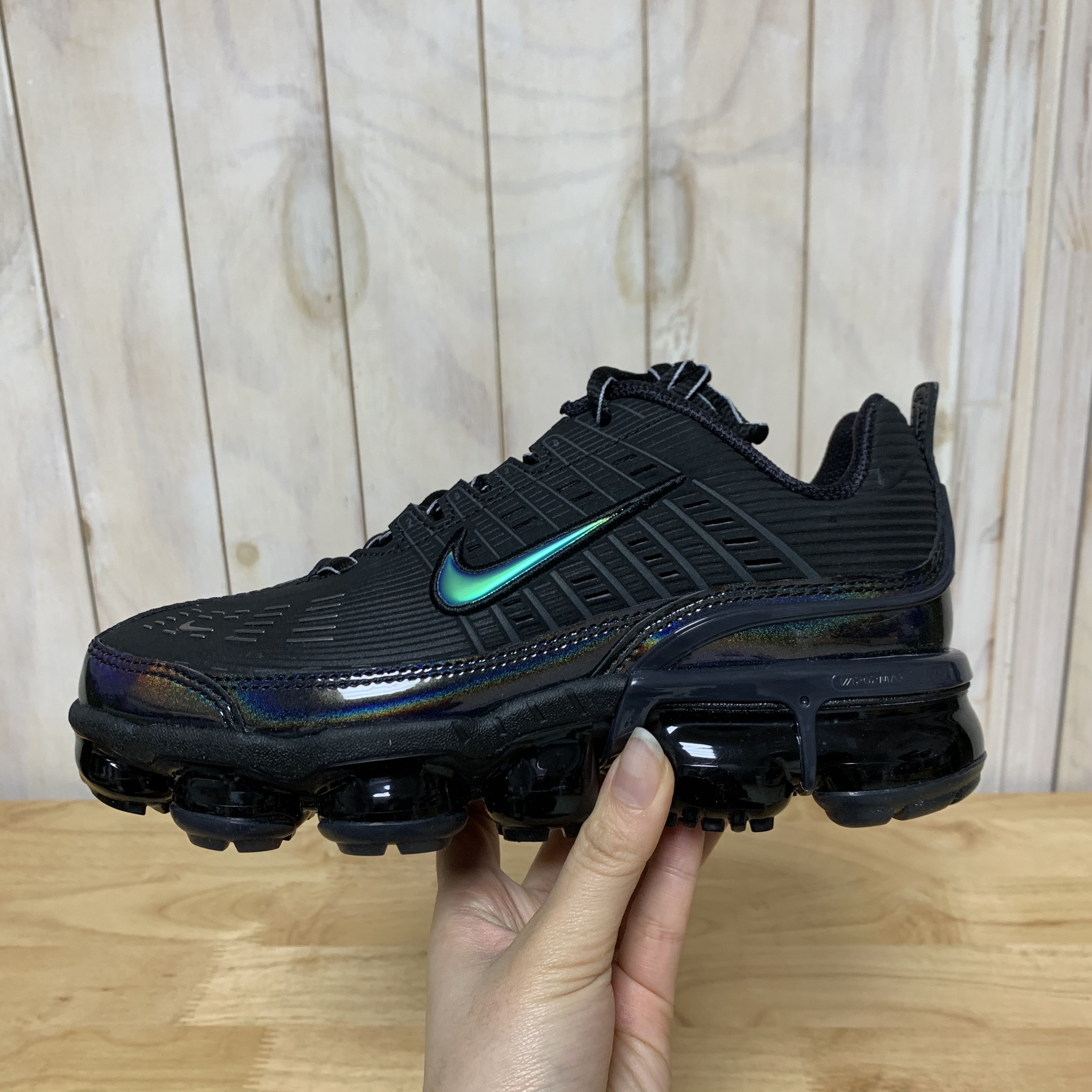 (W) Nike Air VaporMax 360 Triple Black 착용 스타일 - 2