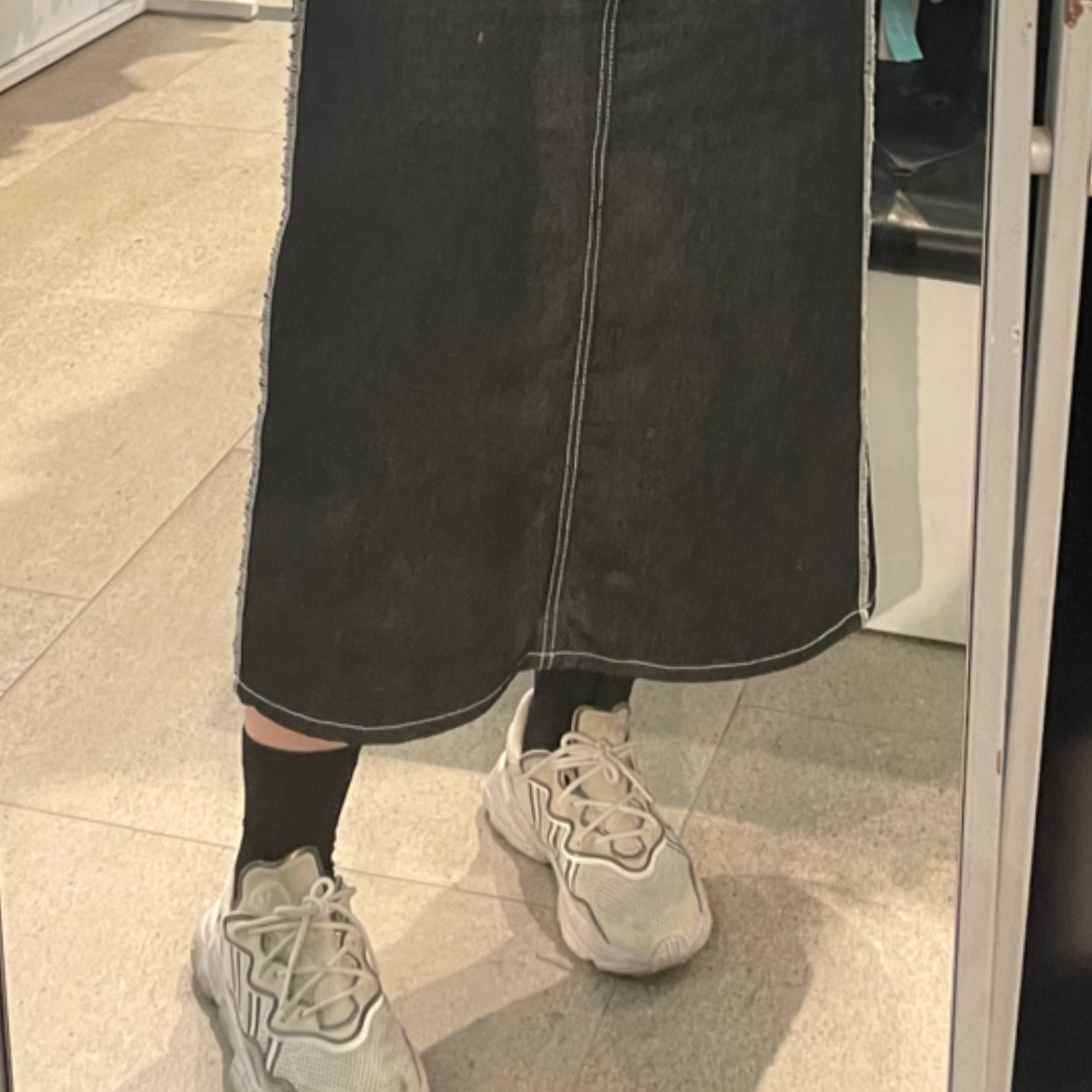 Adidas Ozweego Chalk Pearl 착용 스타일