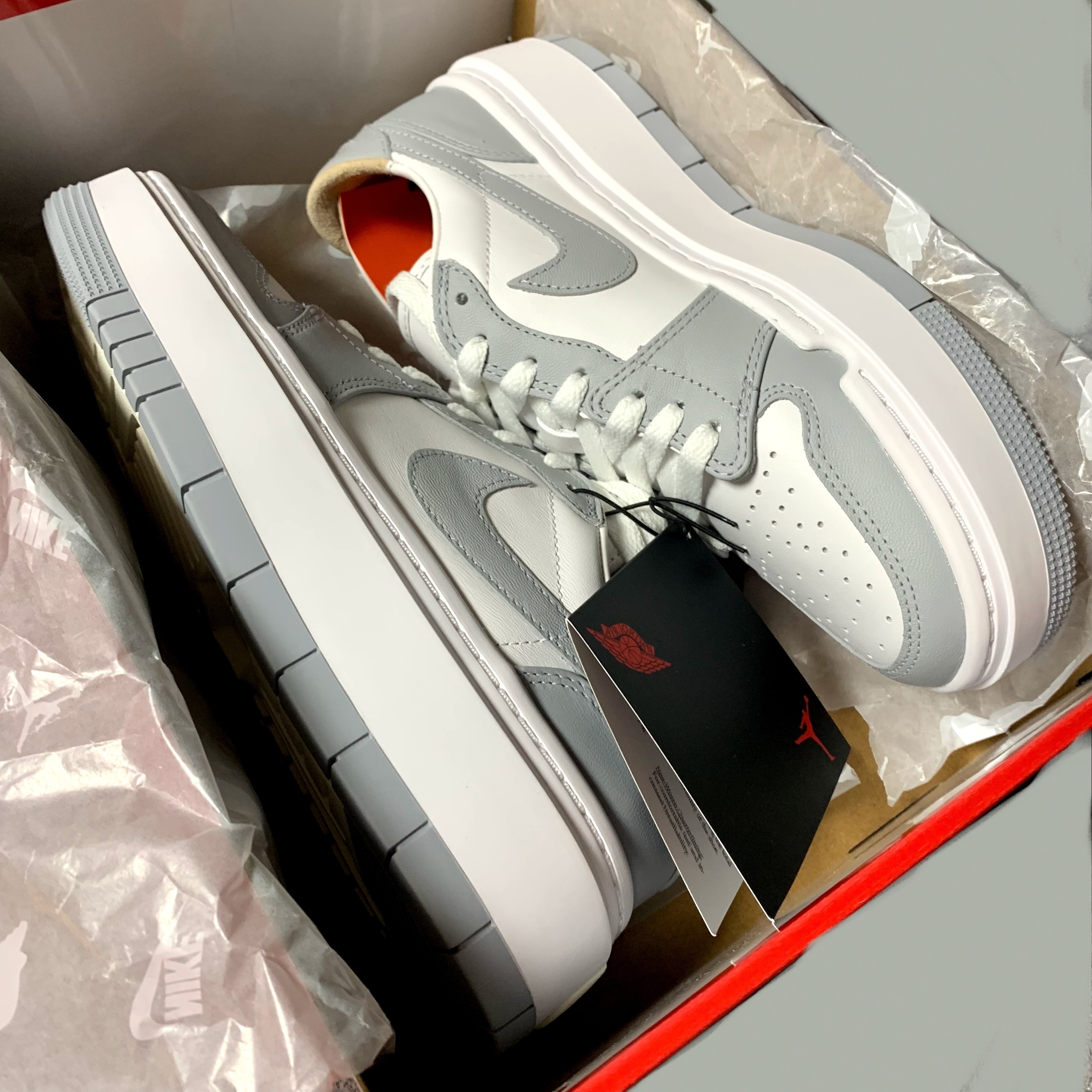 (W) Jordan 1 Elevate Low White and Wolf Grey 착용 스타일