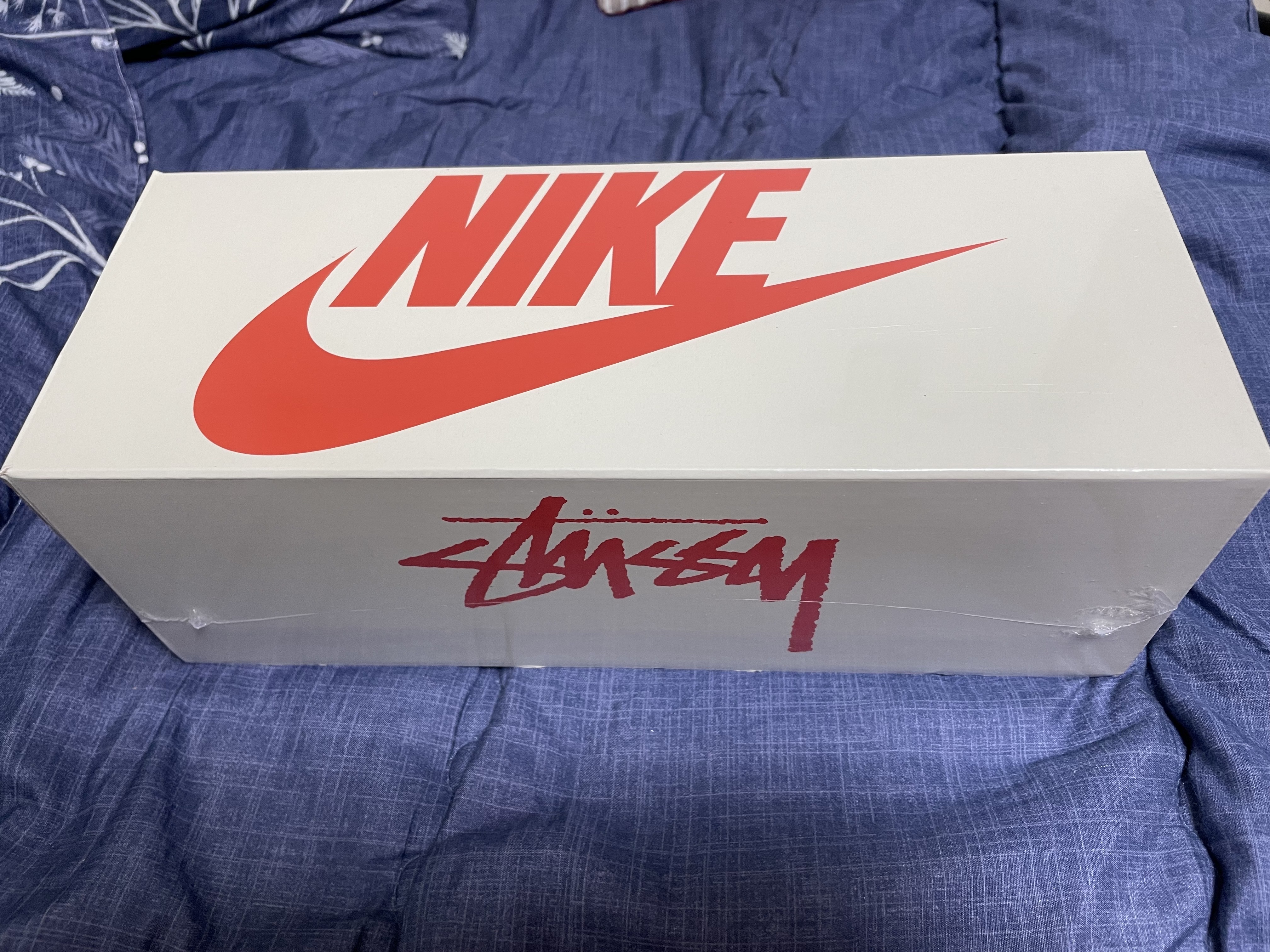 Nike x Stussy Benassi Hemp Slide Fossil Stone 착용 스타일 - 1