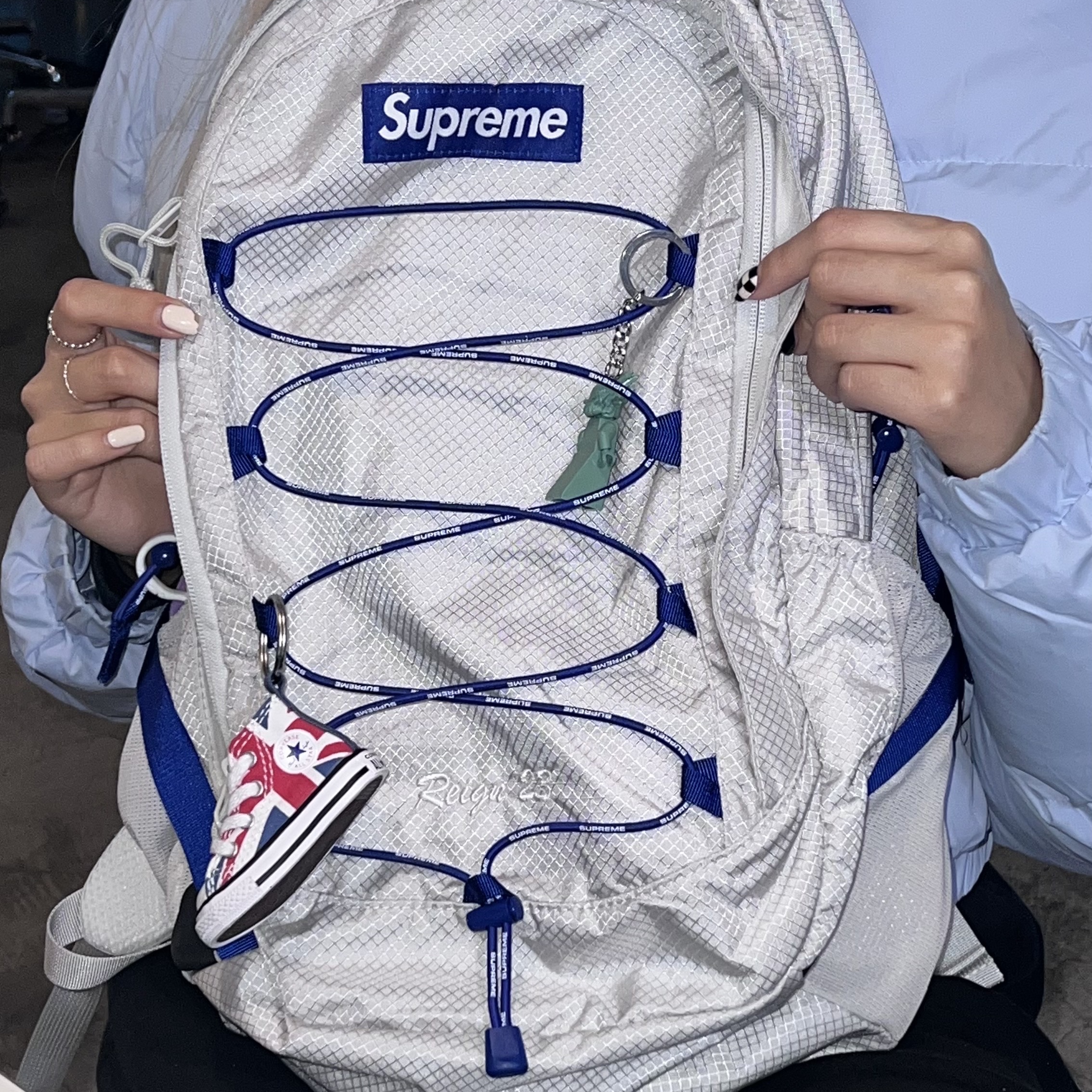 Supreme Backpack Silver - 22SS 착용 스타일 - 2