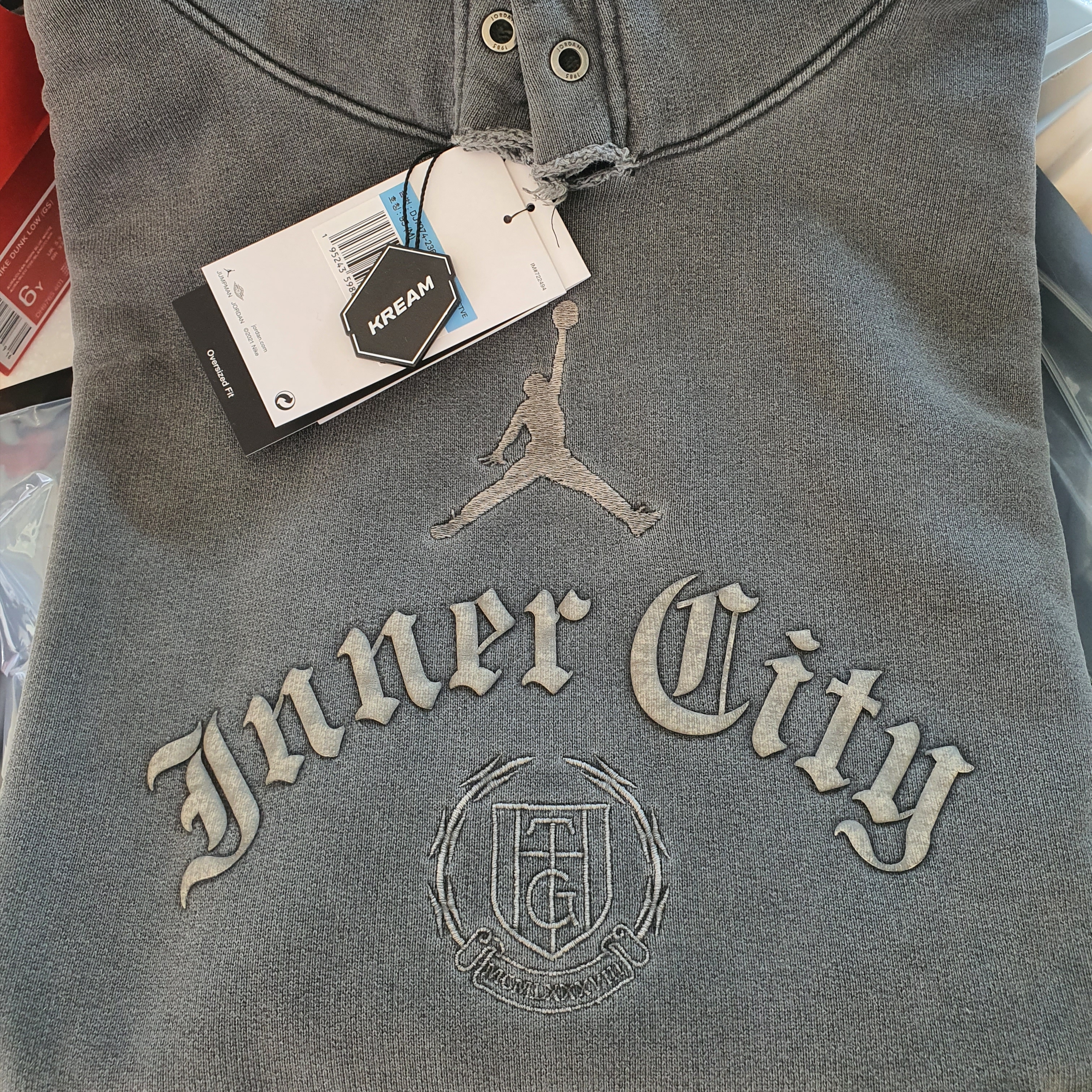 Jordan x Russell Westbrook Honor the Gift Pullover Hoodie - Asia 착용 스타일