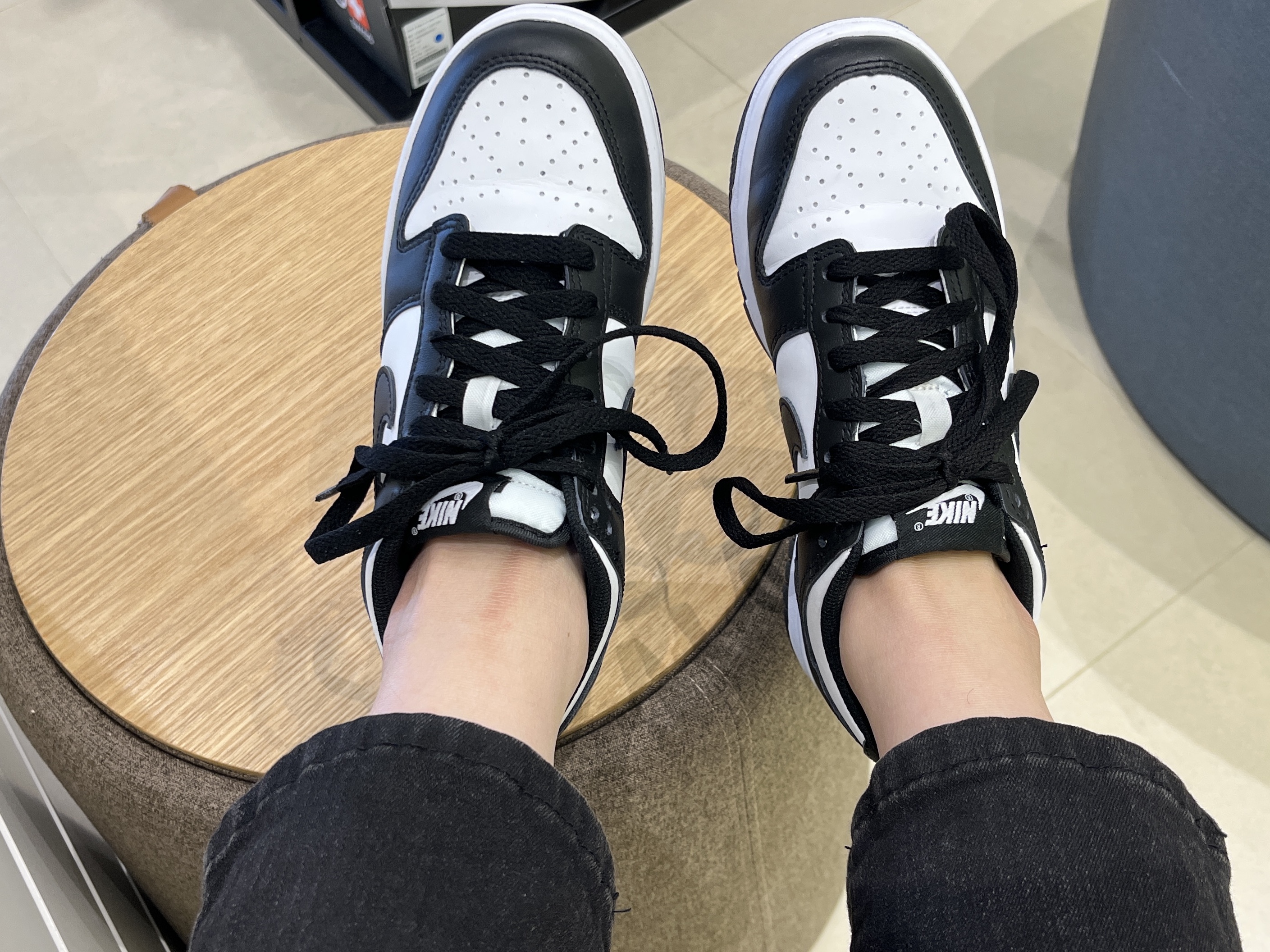 (GS) Nike Dunk Low Black 착용 스타일