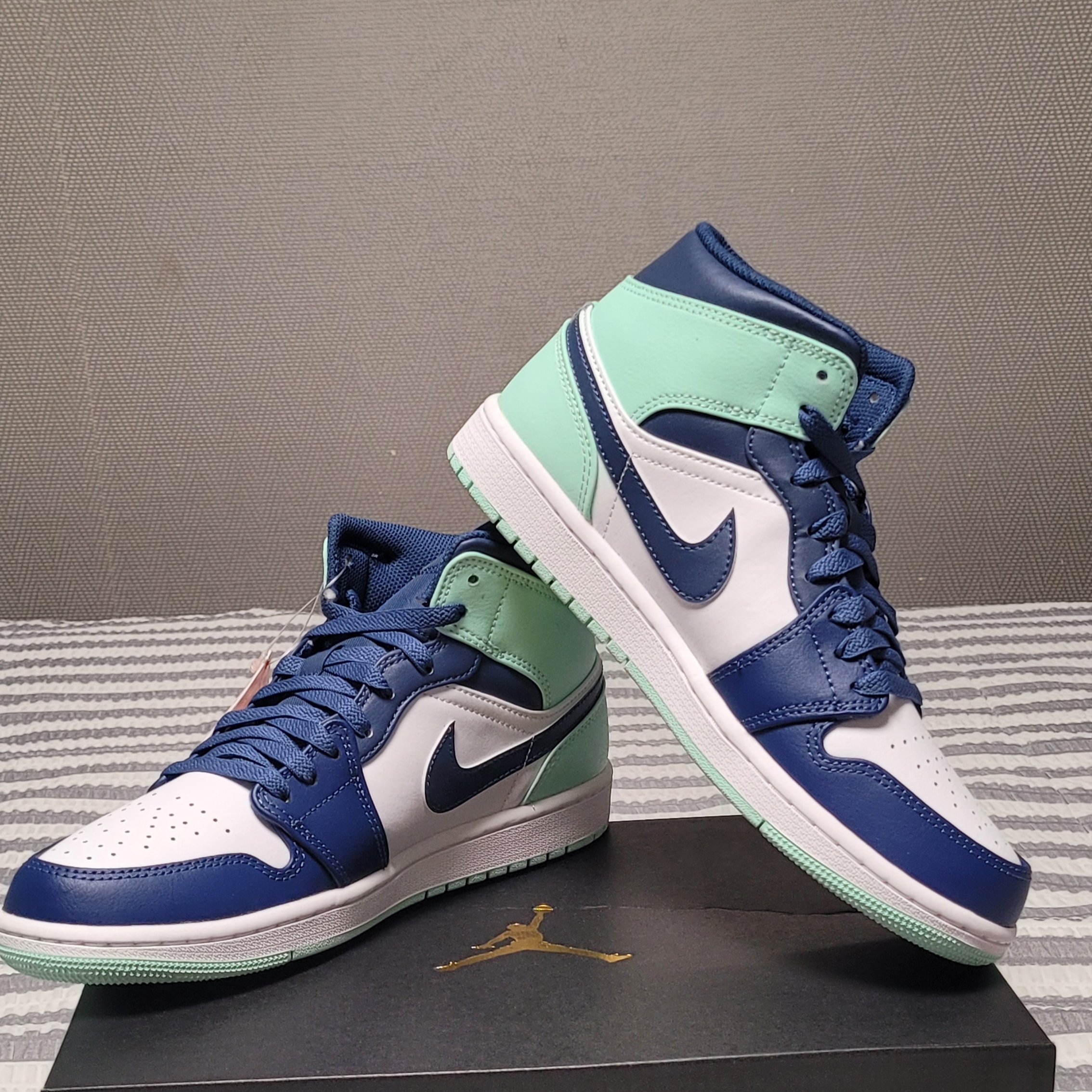 Jordan 1 Mid Blue Mint 착용 스타일 - 1