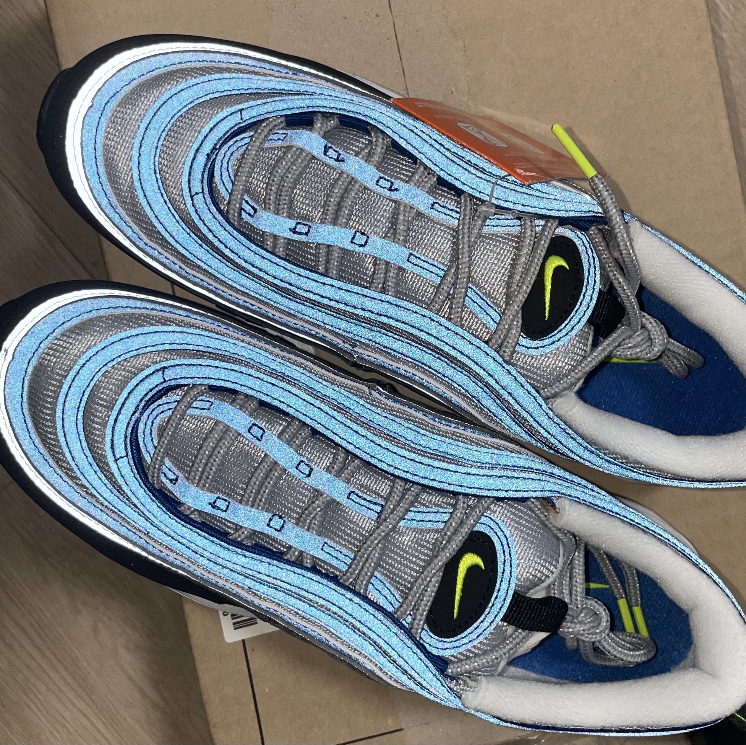 Nike Air Max 97 OG Atlantic Blue and Voltage Yellow 착용 스타일 - 1