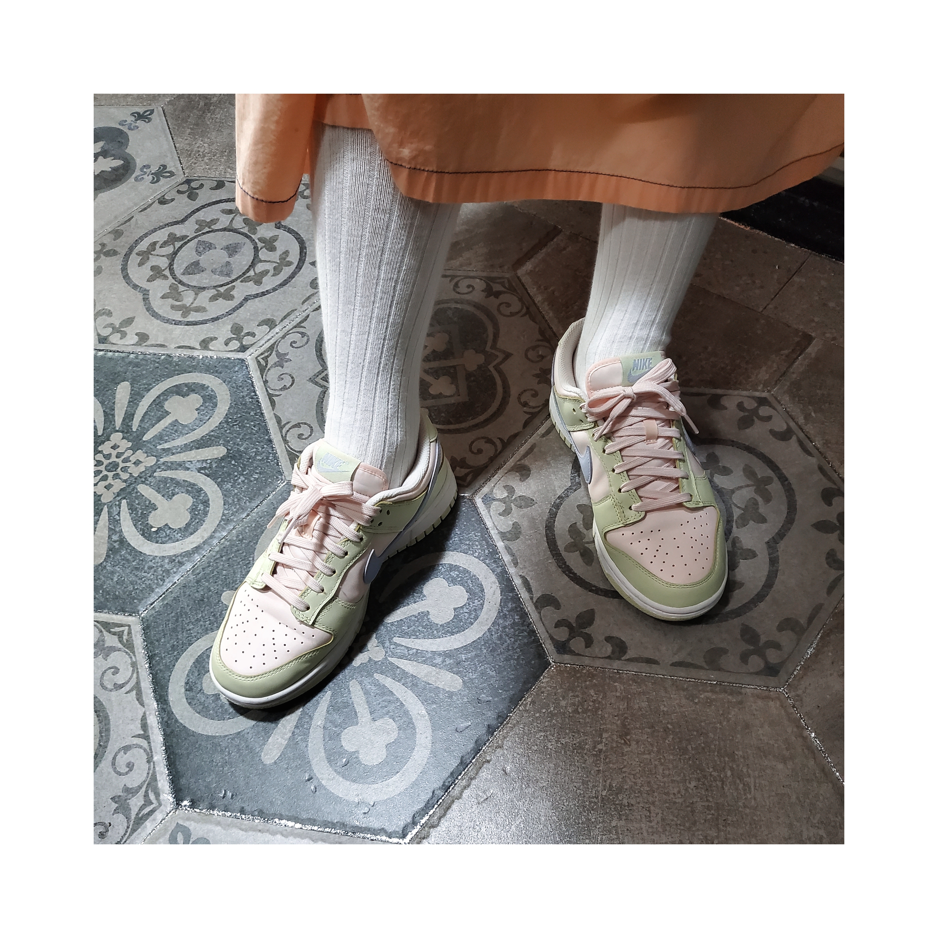 (W) Nike Dunk Low Light Soft Pink 착용 스타일 - 2