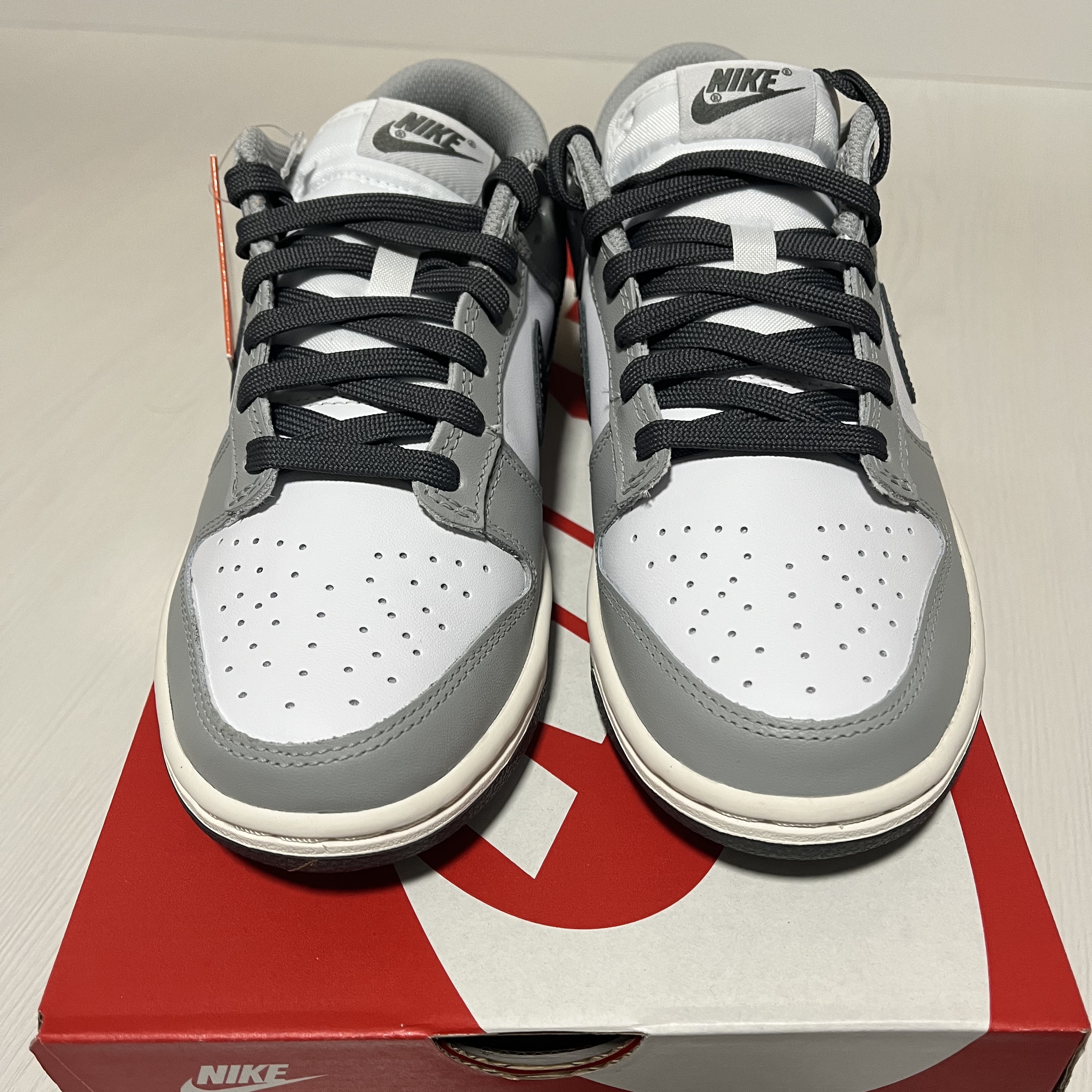 (W) Nike Dunk Low Light Smoke Grey 착용 스타일 - 2