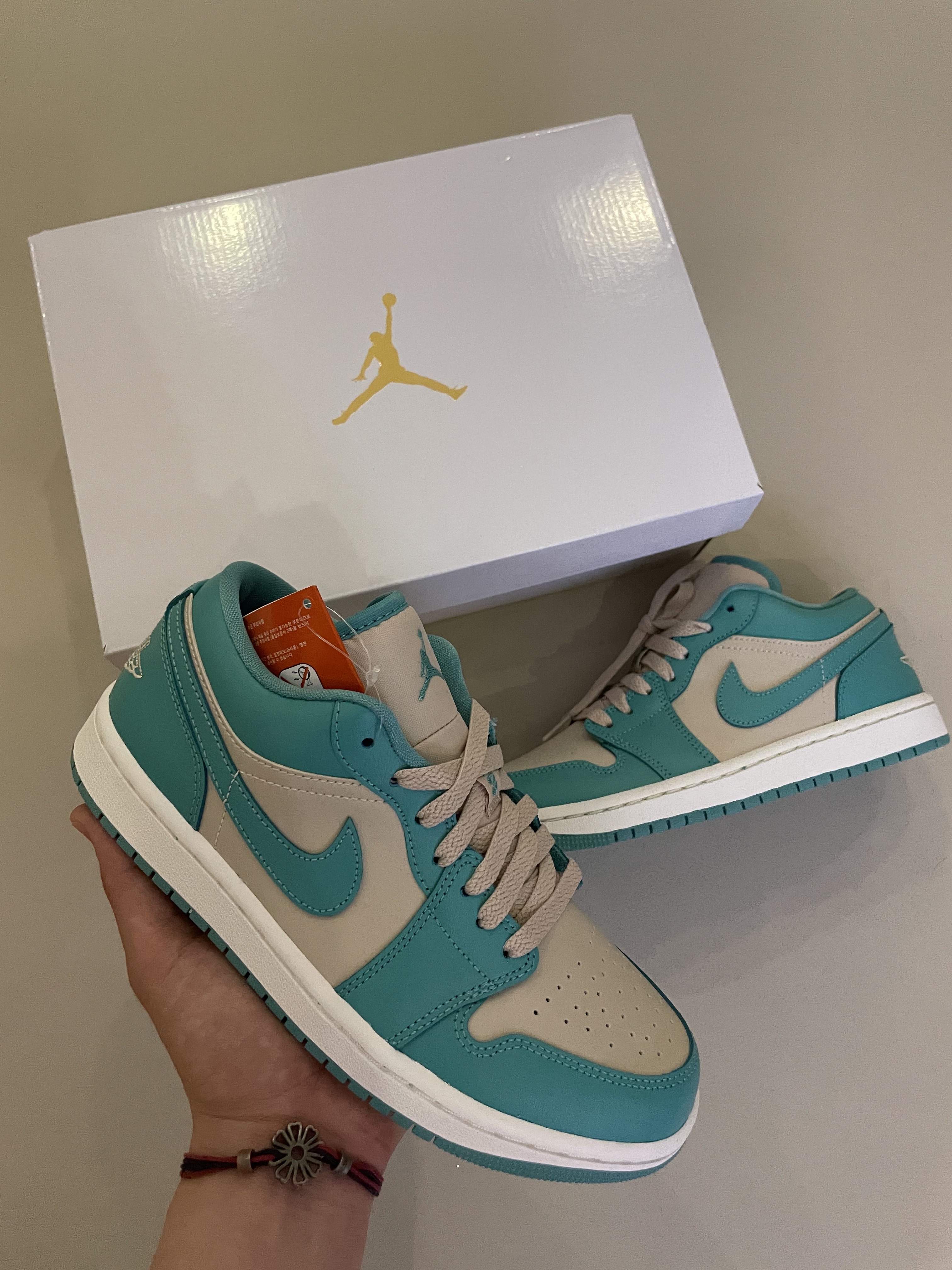 (W) Jordan 1 Low Sanddrift Washed Teal 착용 스타일 - 3
