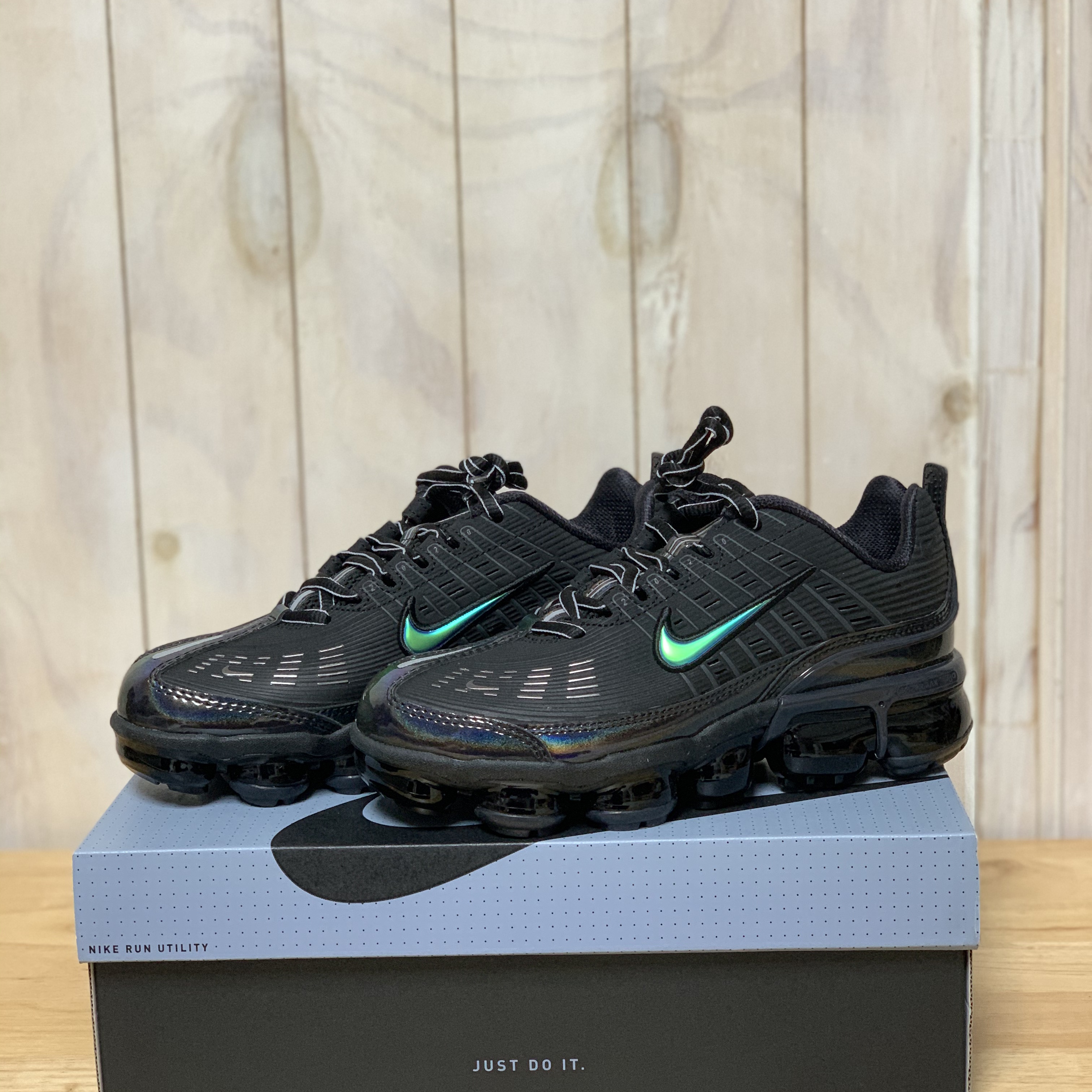 (W) Nike Air VaporMax 360 Triple Black 착용 스타일 - 1