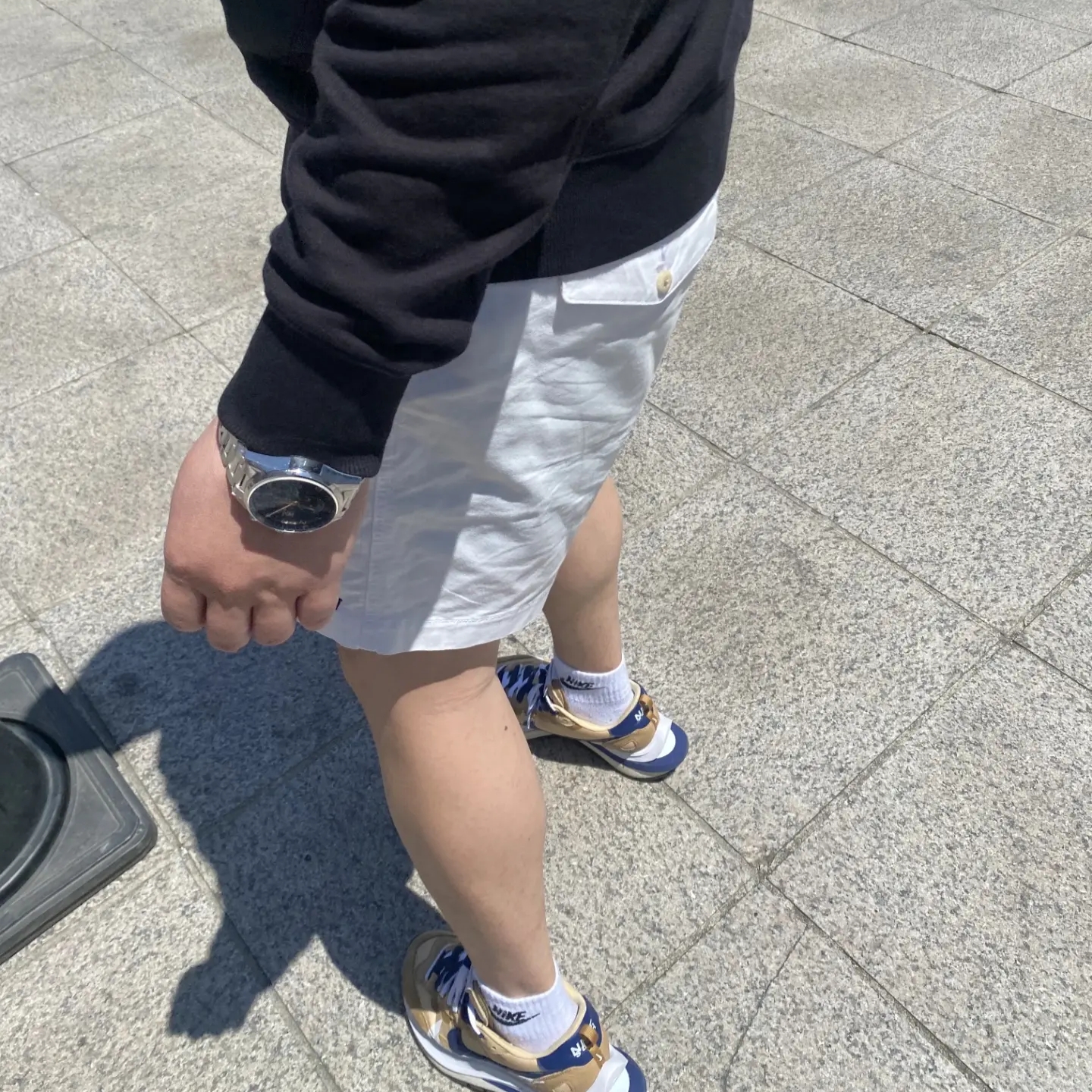 Nike x Sacai VaporWaffle Sesame and Blue Void, (PS) Jordan 1 Mid Alt Gym Red Black White 착용 스타일 - 2