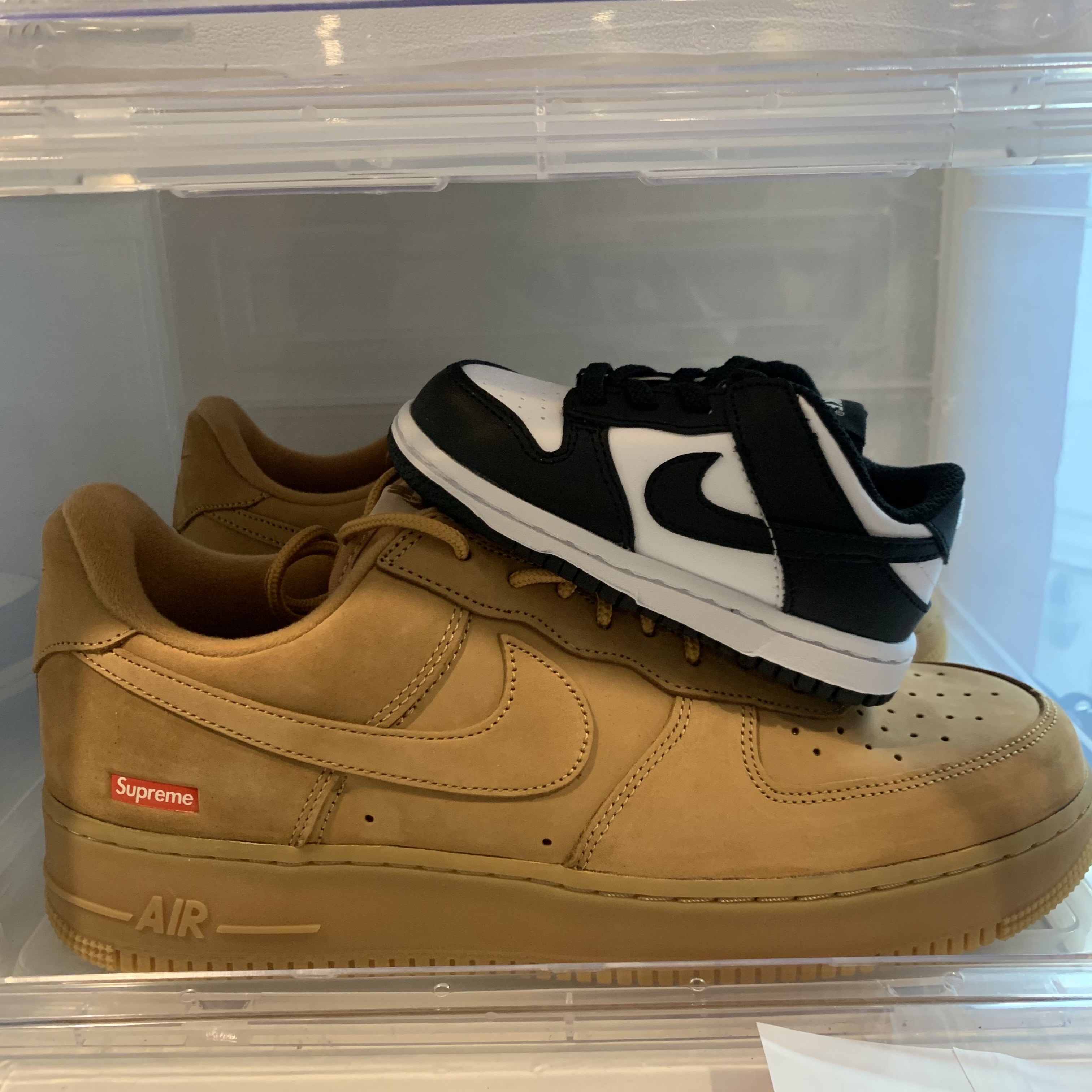 (TD) Nike Dunk Low Black, Nike x Supreme Air Force 1 Low Flax 착용 스타일