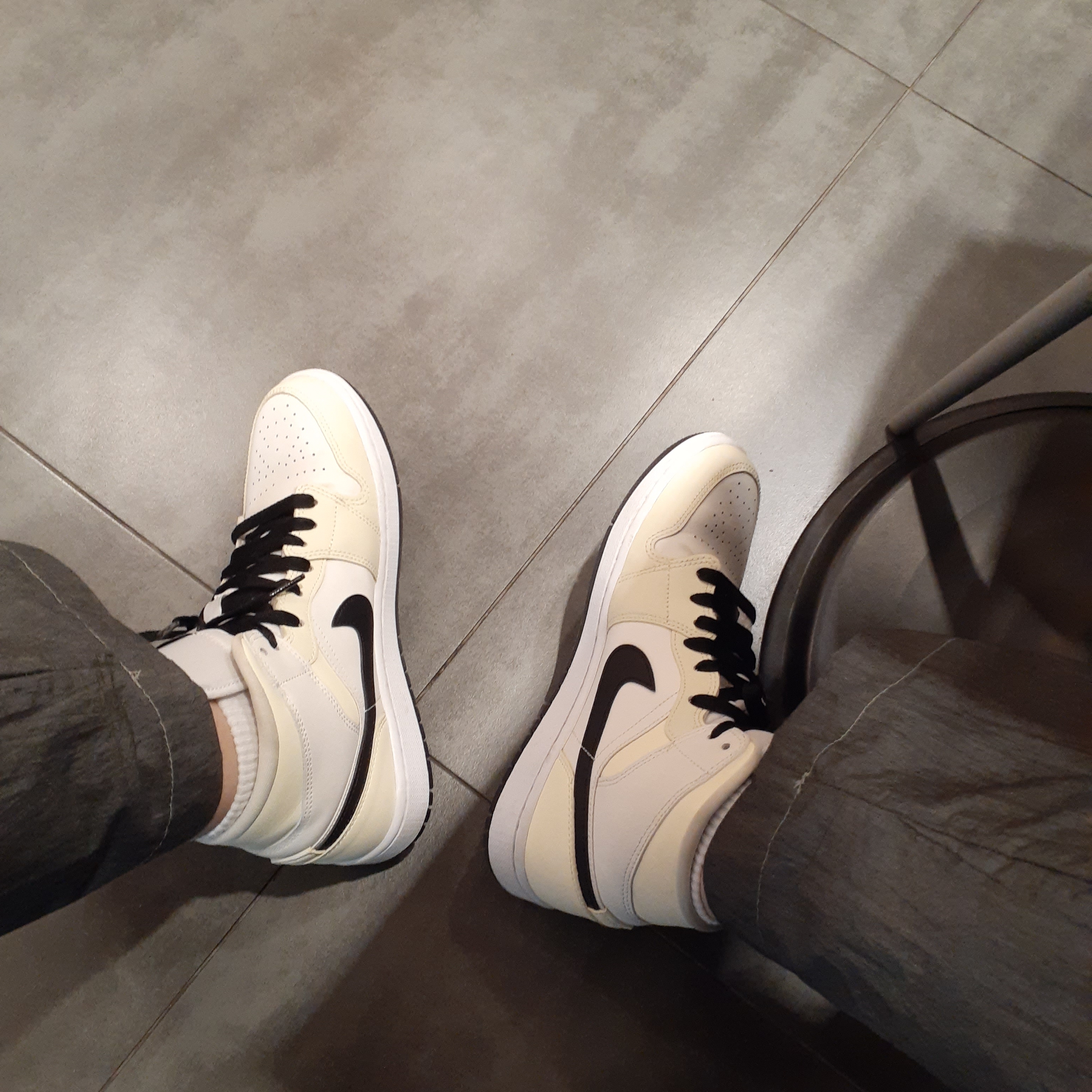 (W) Jordan 1 Mid Coconut Milk 착용 스타일