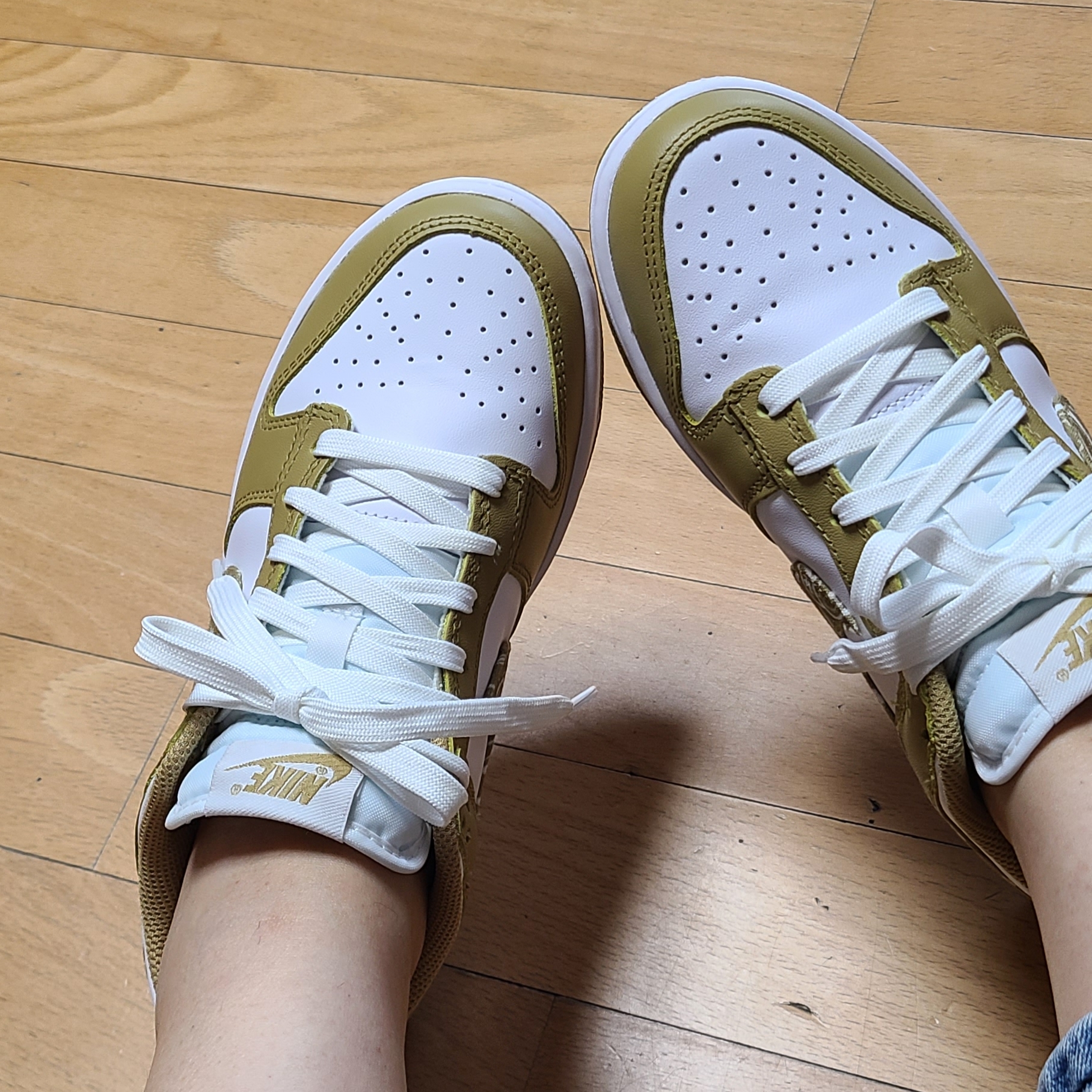 (W) Nike Dunk Low Essential Barley Paisley 착용 스타일 - 1