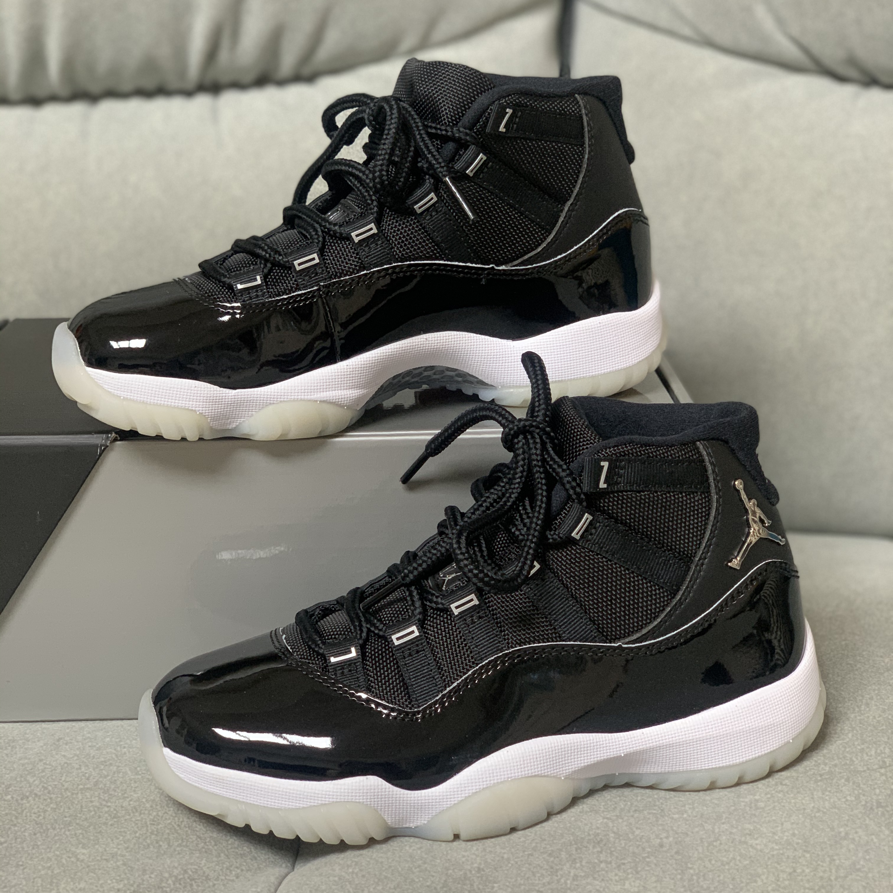 (W) Jordan 11 Retro Jubilee 착용 스타일 - 2