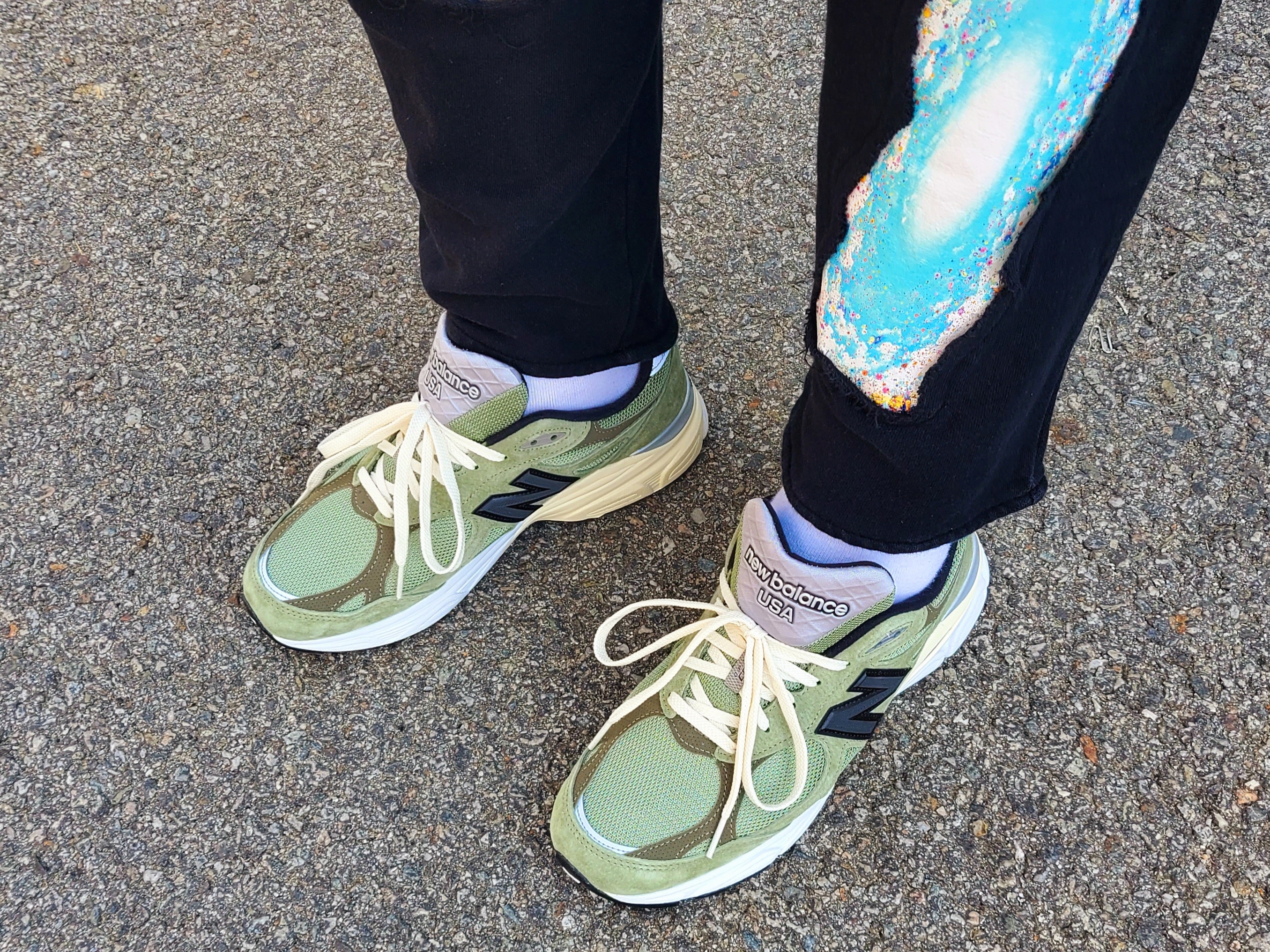 New Balance x JJJJound 990v3 Olive 착용 스타일 - 3