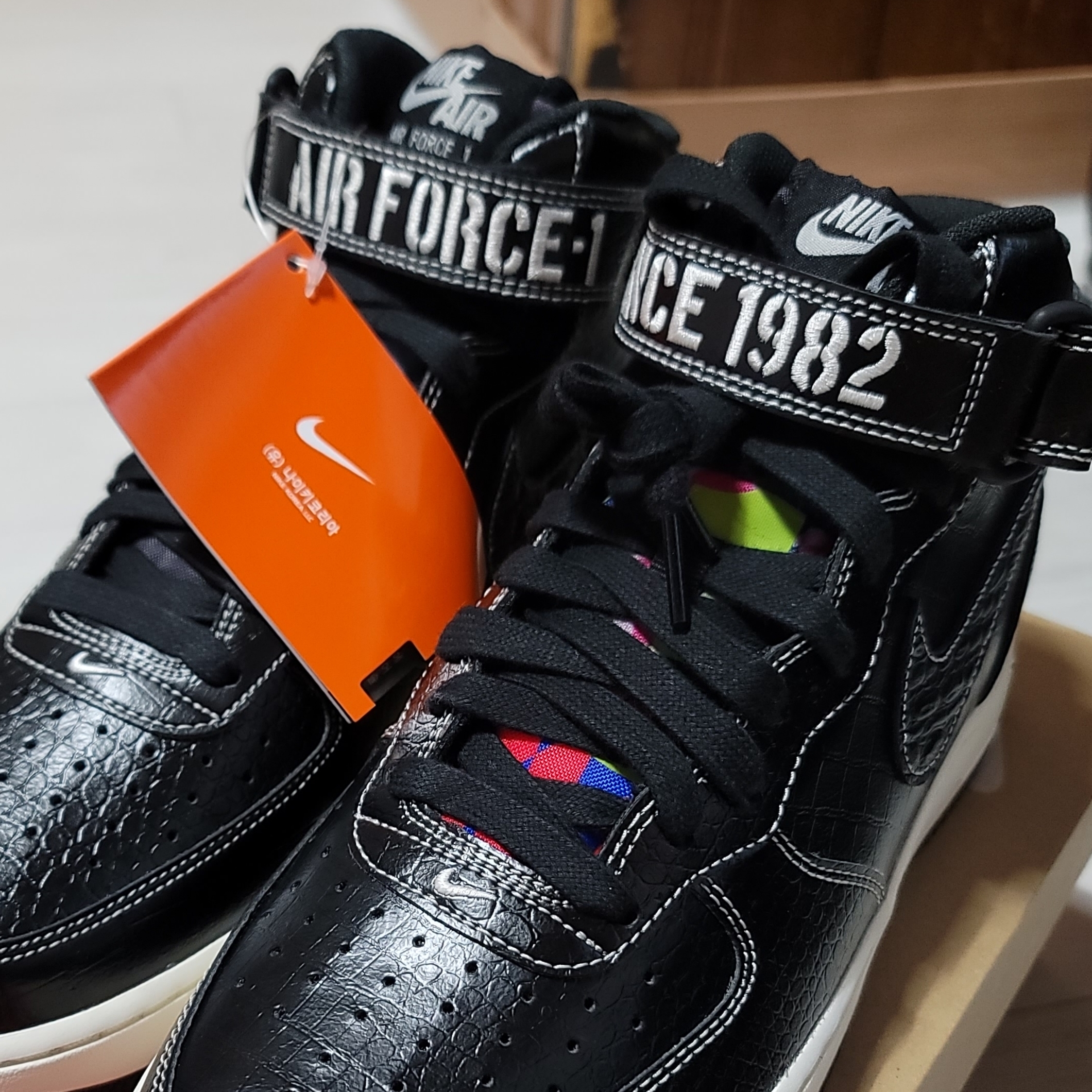 Nike Air Force 1 Mid '07 LX Our Force 1 착용 스타일 - 5
