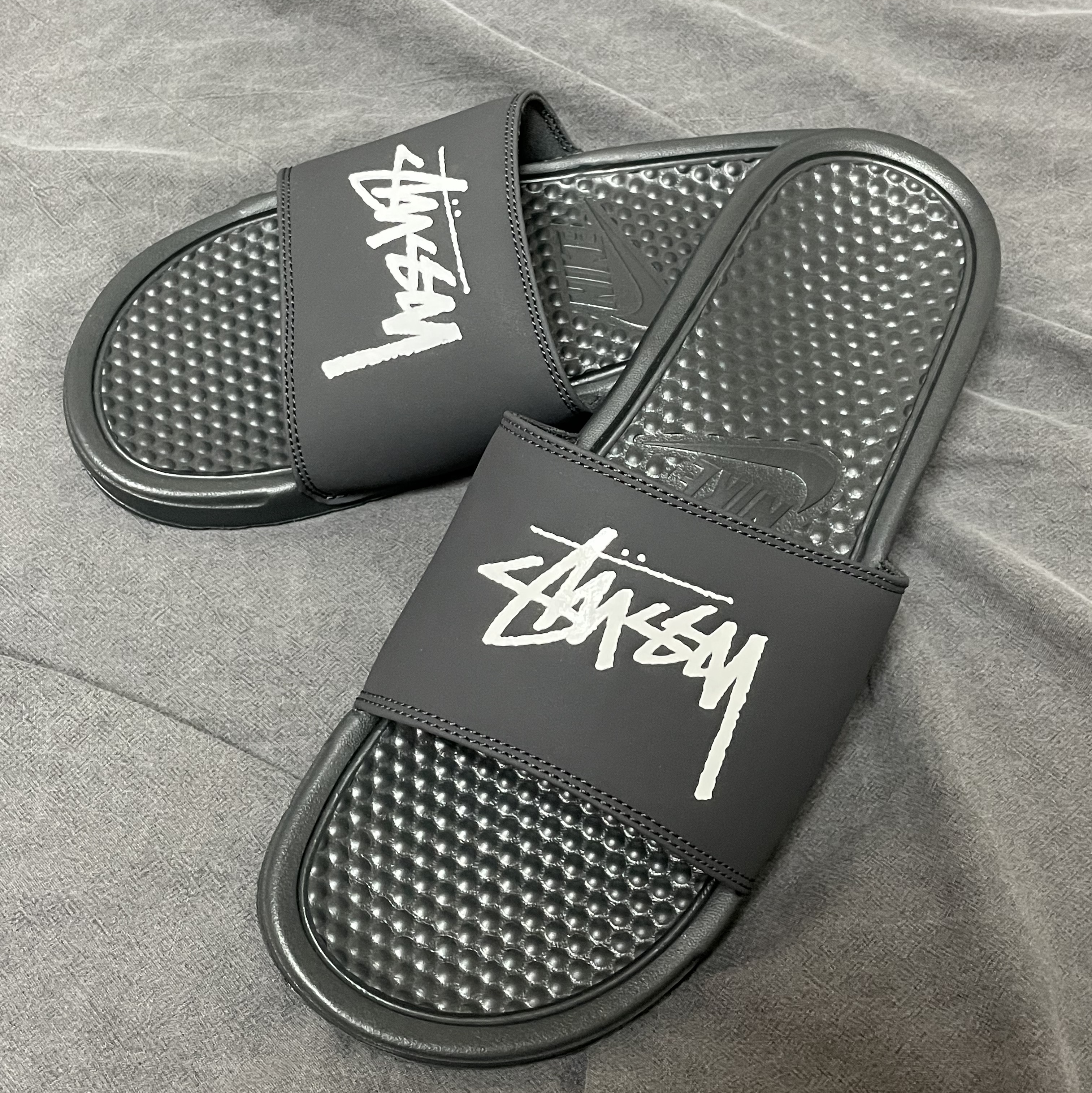 Nike x Stussy Benassi Slide Off Noir 착용 스타일 - 2