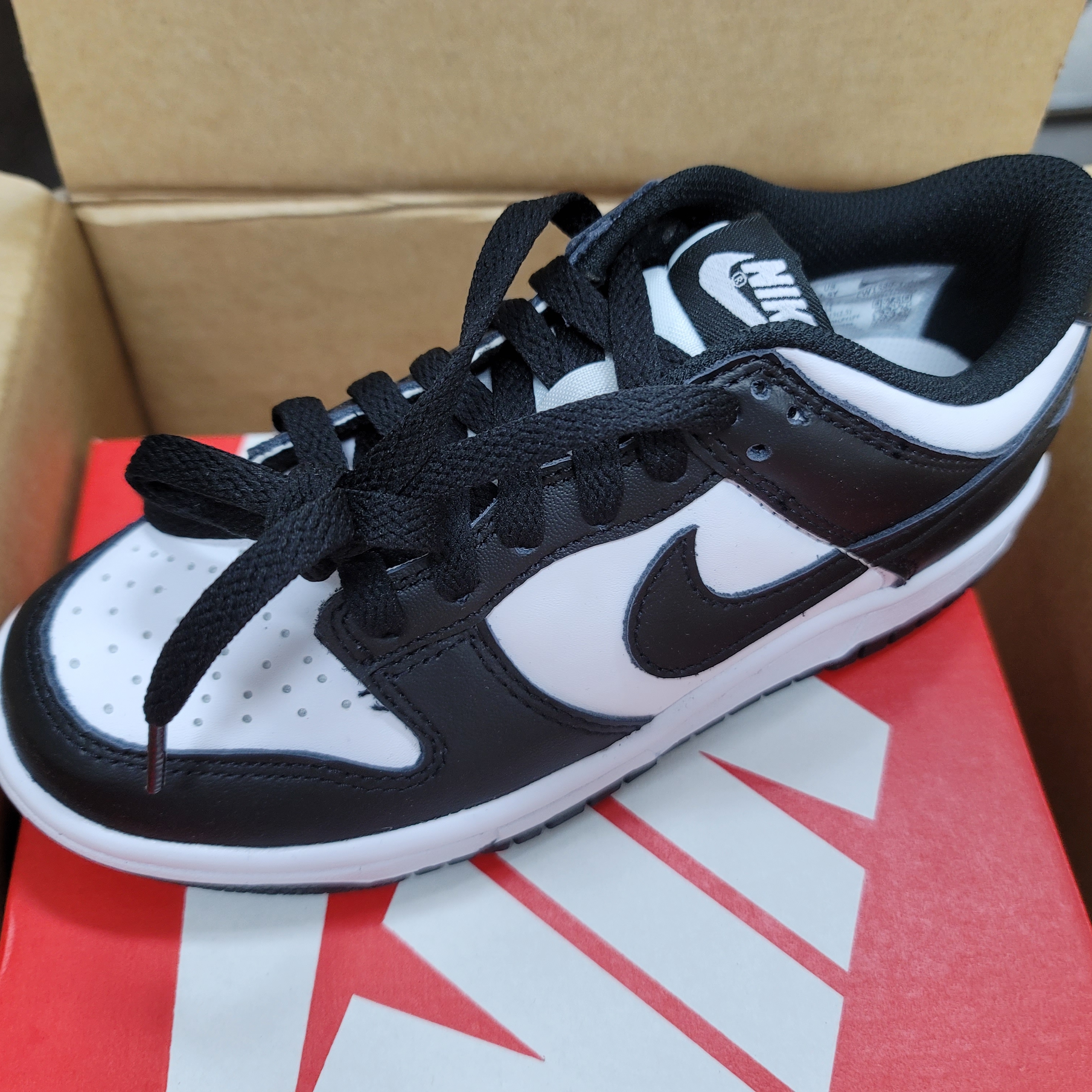 (GS) Nike Dunk Low Black 착용 스타일