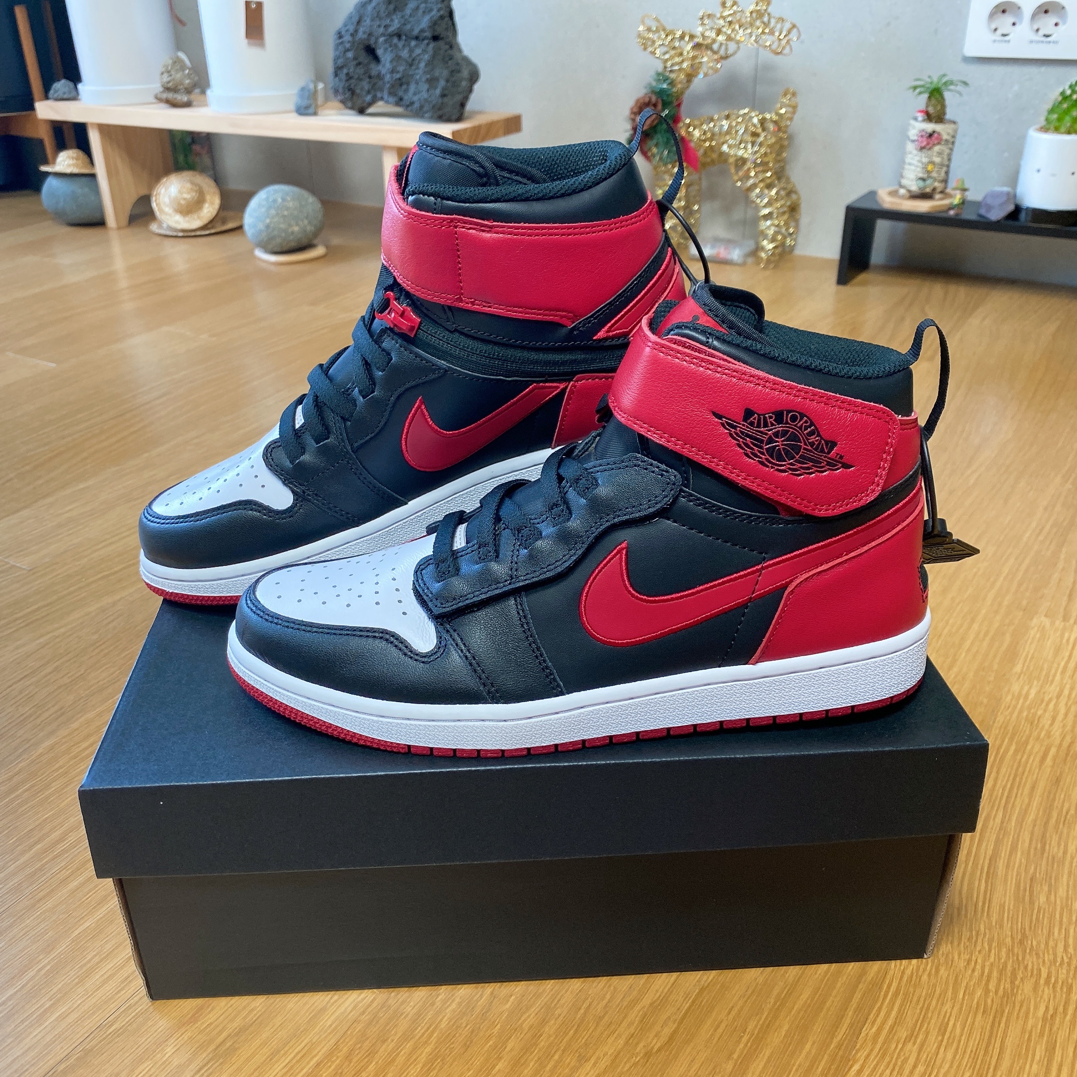 Jordan 1 High FlyEase Bred White Toe 착용 스타일 - 1