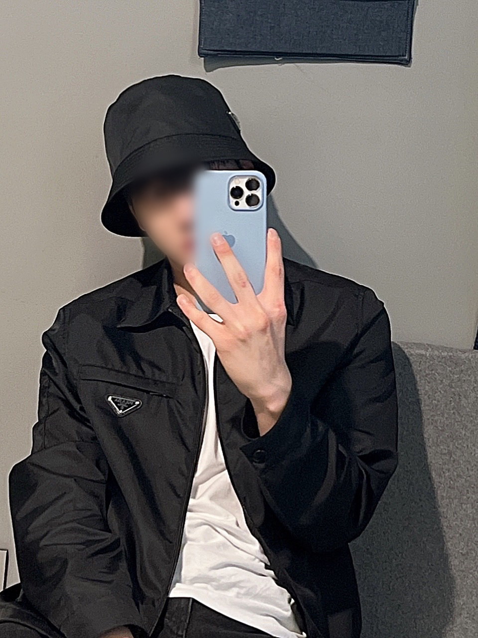 Prada Re-Nylon Shirt Black, Prada Re-Nylon Bucket Hat Black 착용 스타일
