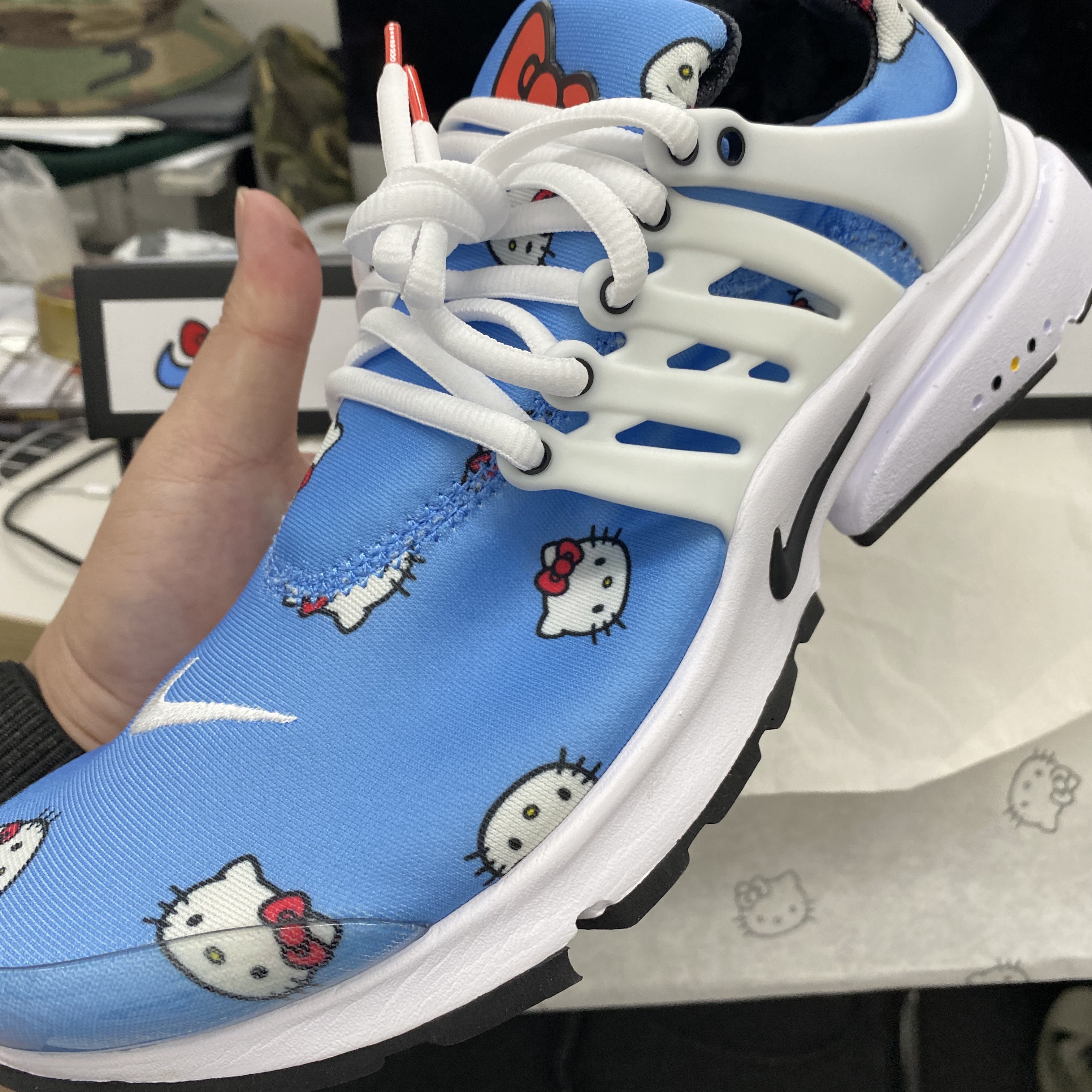 Nike x Hello Kitty Air Presto University Blue 착용 스타일 - 1