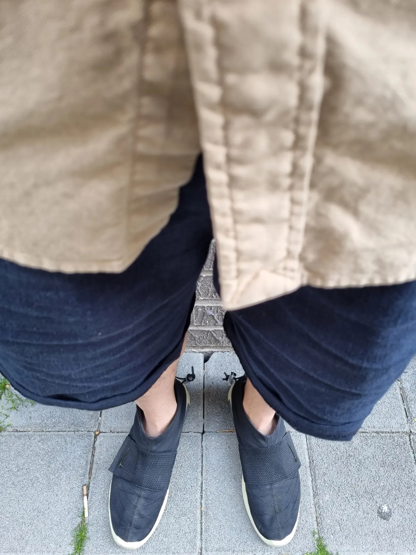 Nike x Fear of God Air Fear of God Moccasin Black 착용 스타일 - 3