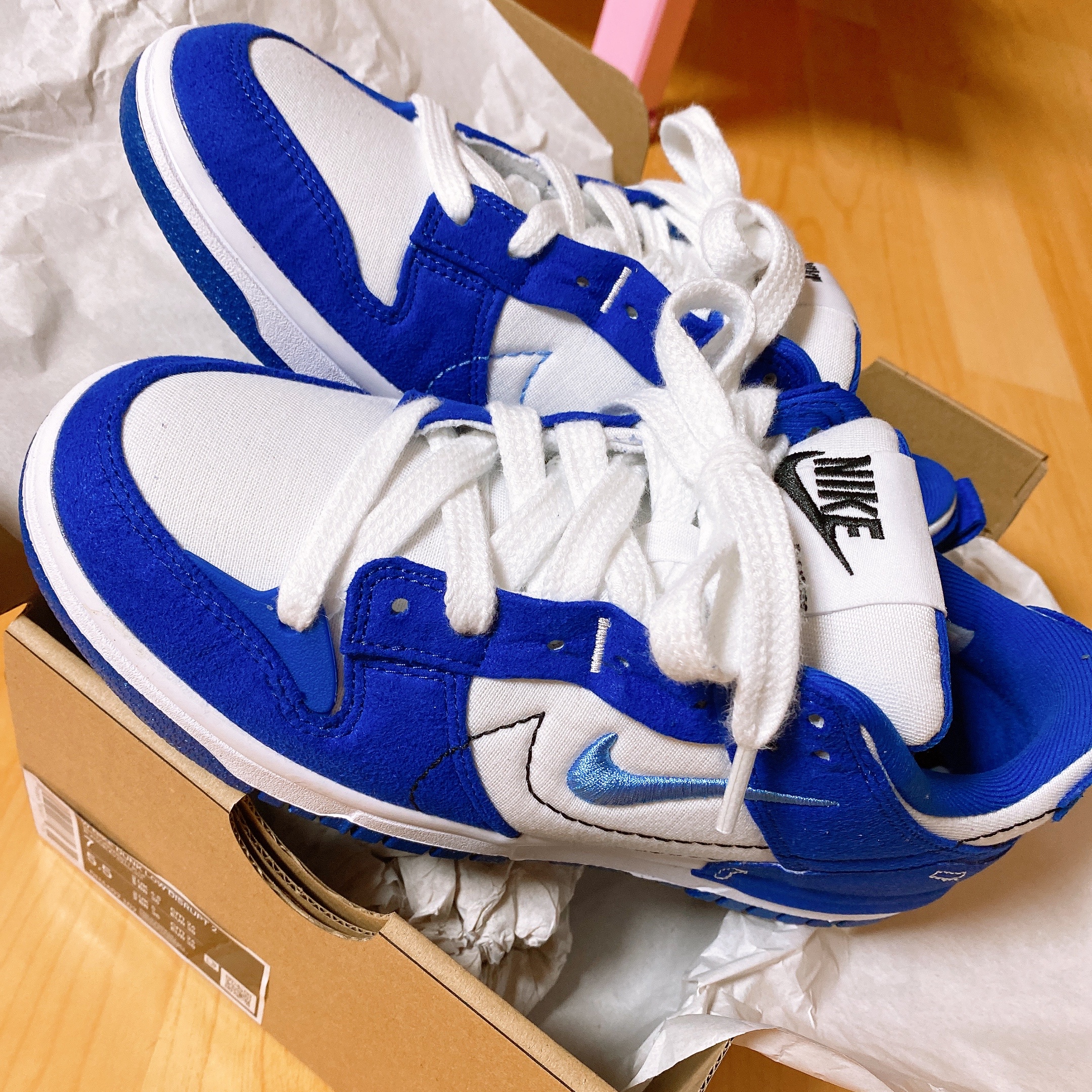 (W) Nike Dunk Low Disrupt 2 White and University Blue 착용 스타일 - 1
