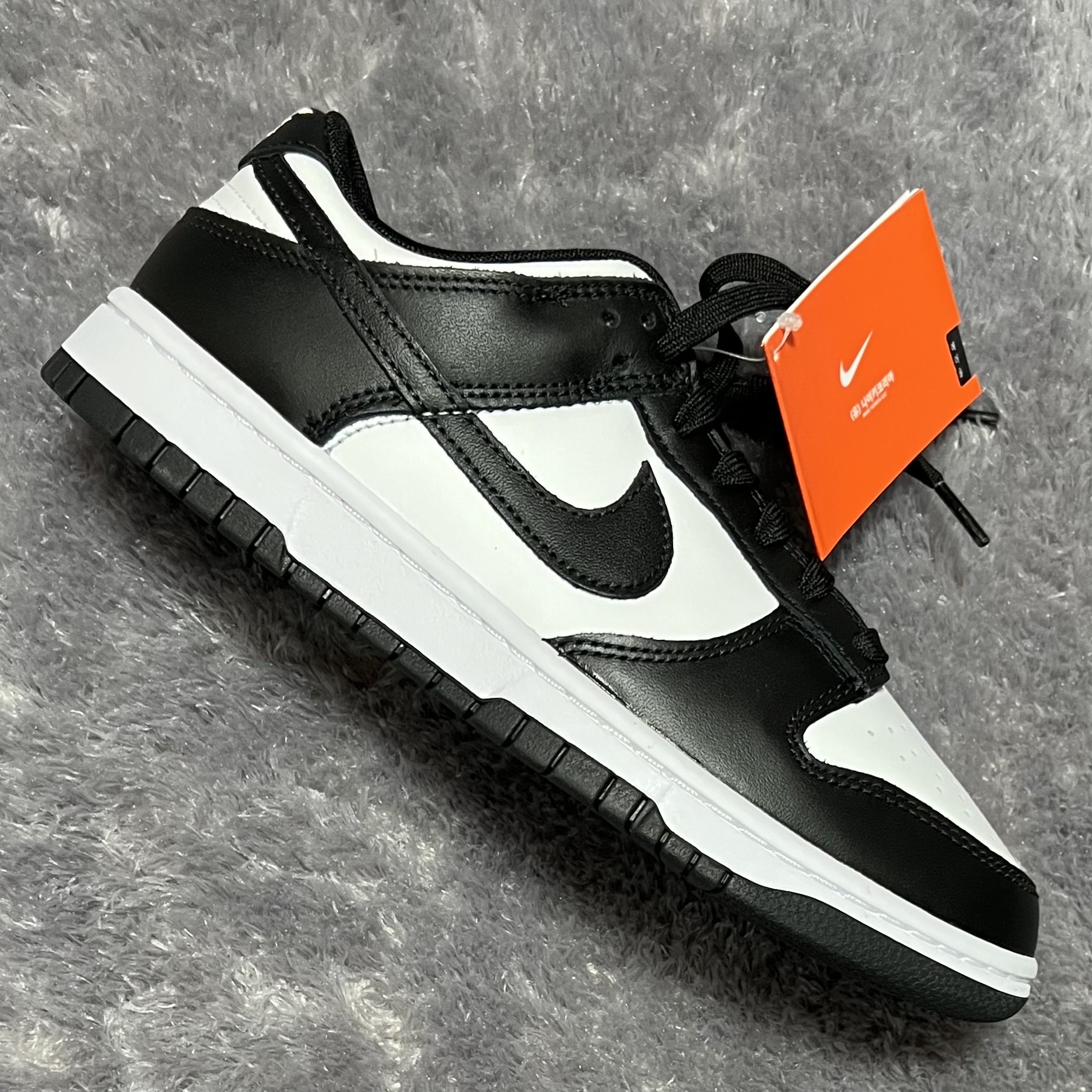 Nike Dunk Low Retro Black 착용 스타일