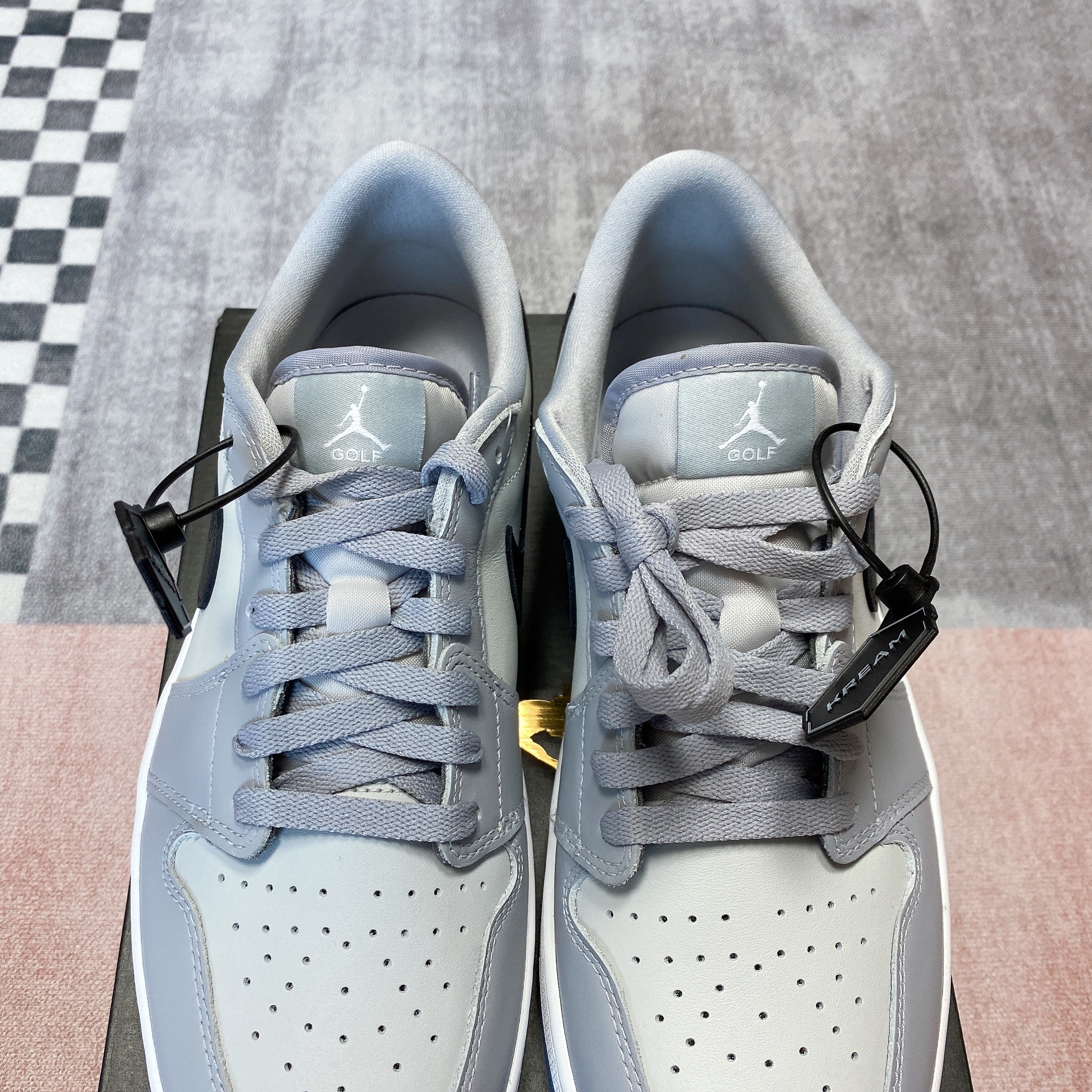 Jordan 1 Low Golf Wolf Grey 착용 스타일 - 4